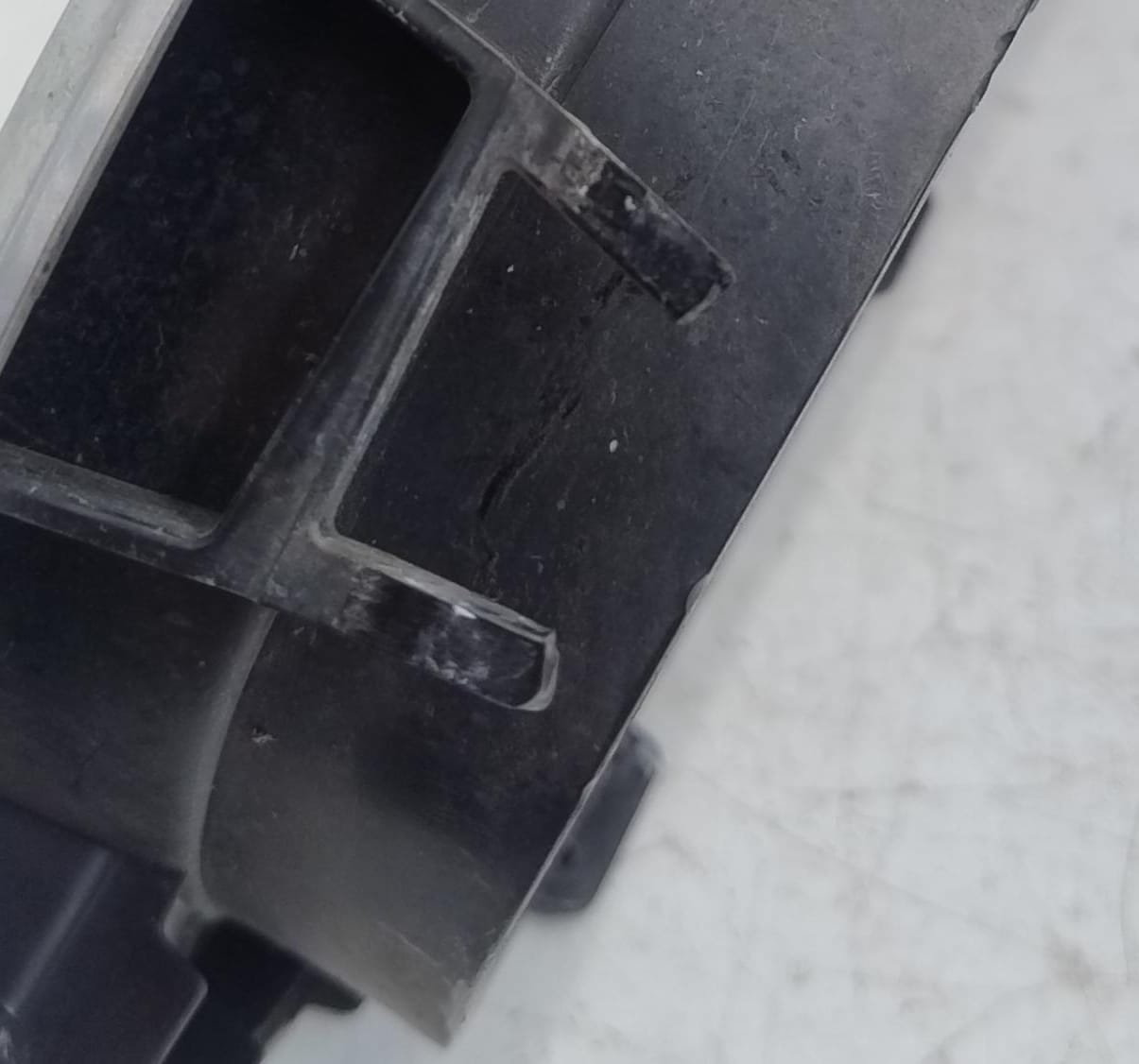 Griglia paraurti ant. dx.