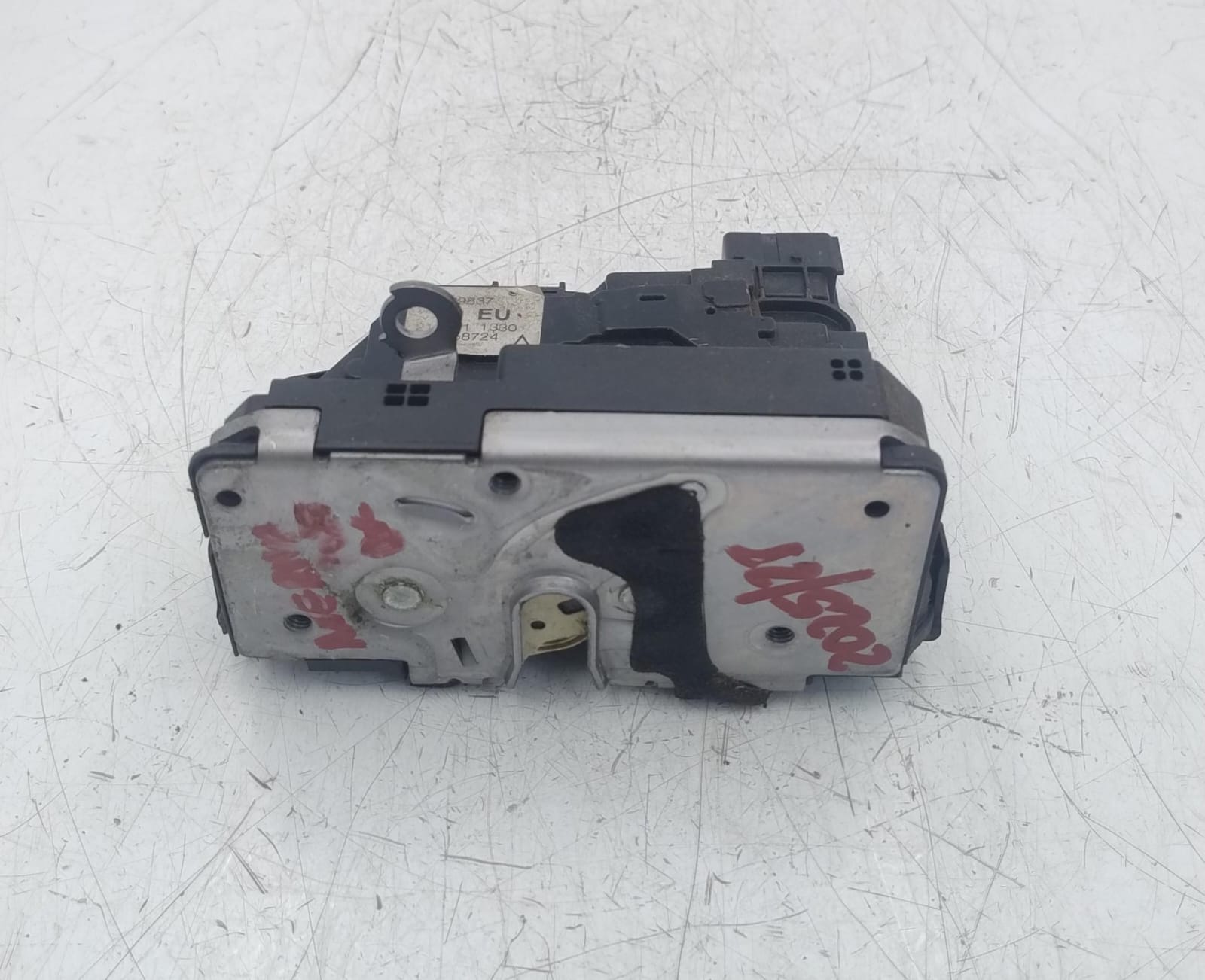 Serratura porta post. dx. Serratura porta post. dx.