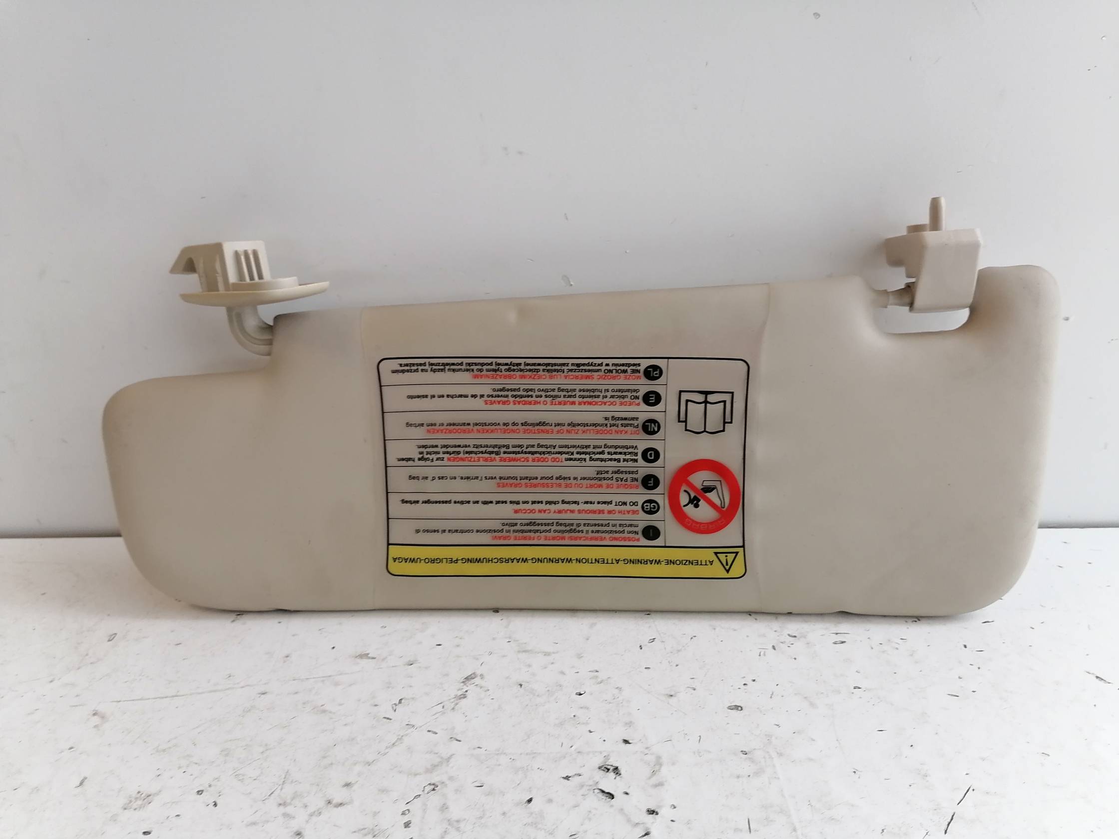 Aletta parasole parabrezza dx.