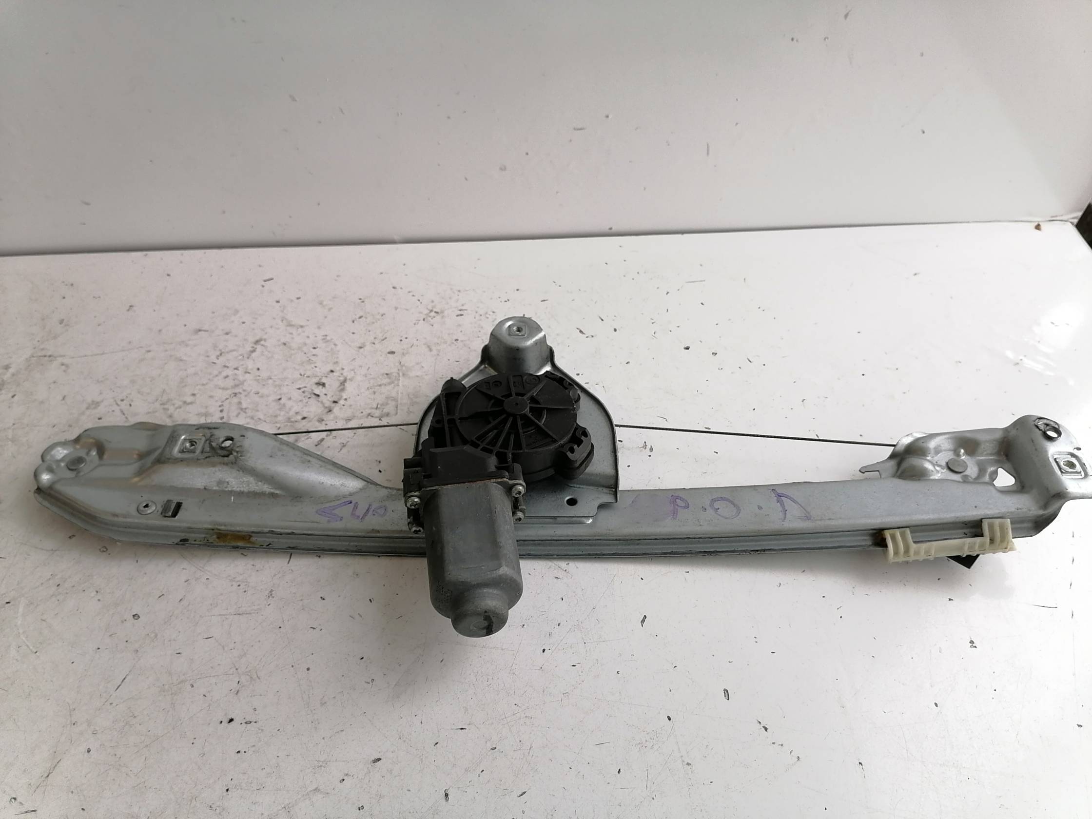 Alzacristallo elettr. porta post. dx.