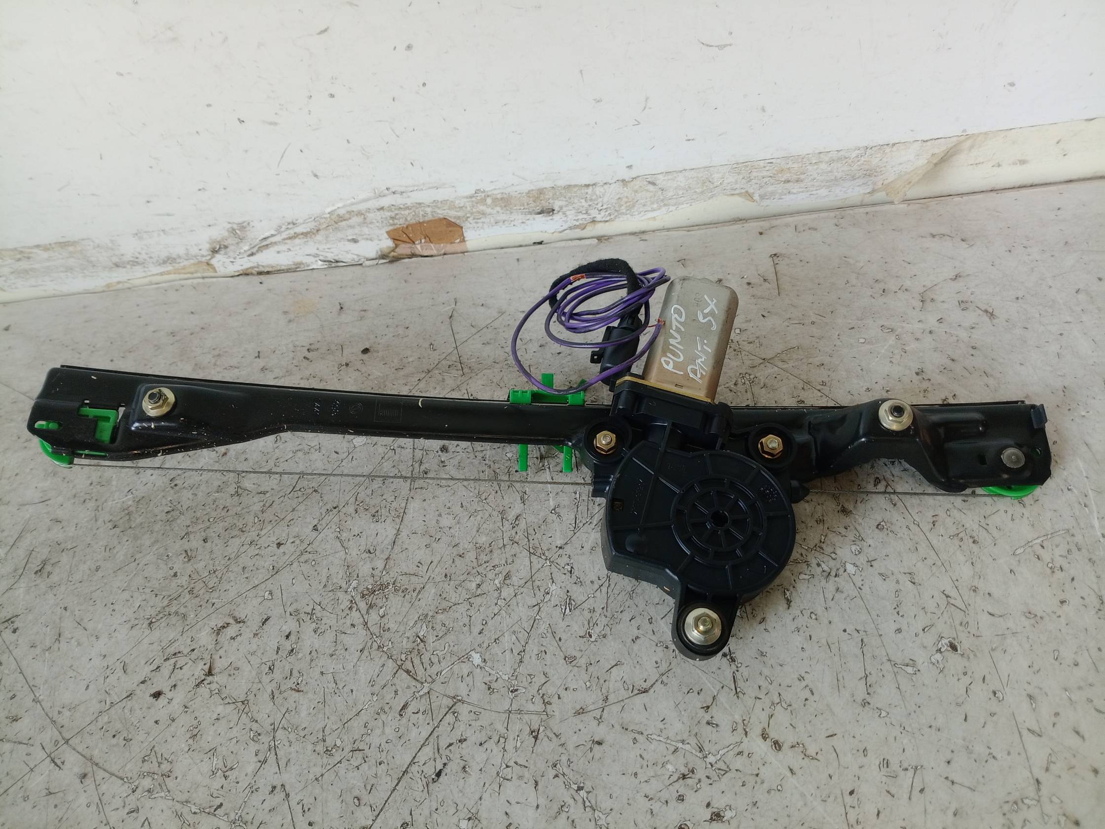 Alzacristallo elettr. porta ant. sx.