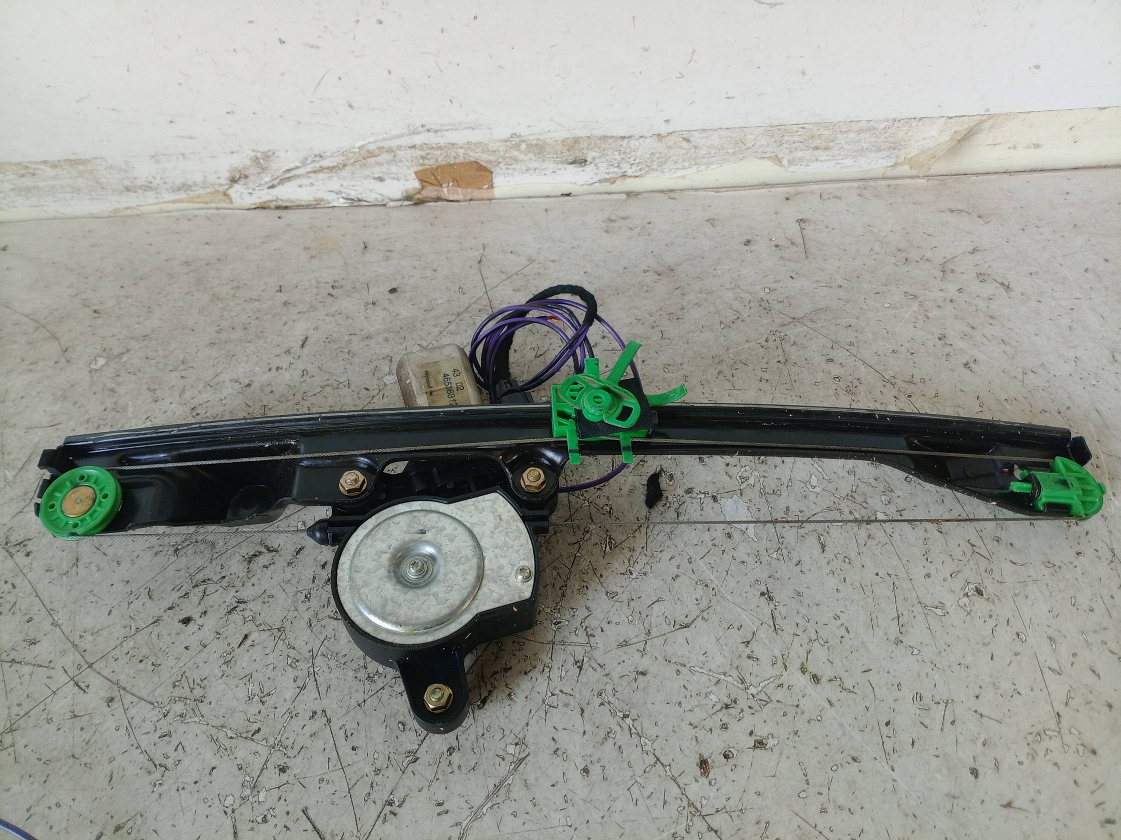 Alzacristallo elettr. porta ant. sx.