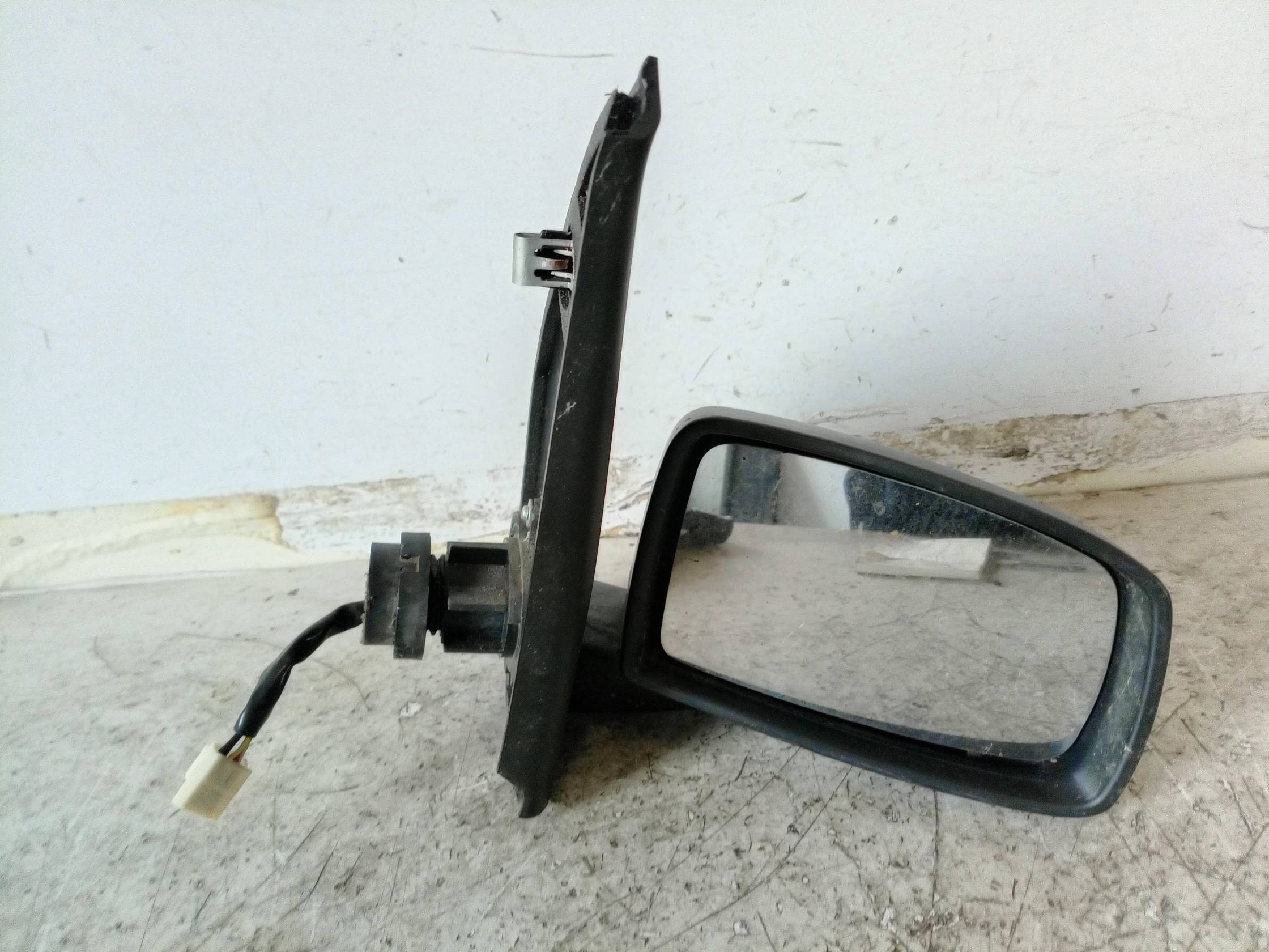 Retrovisore est. regolaz. elettr. dx.