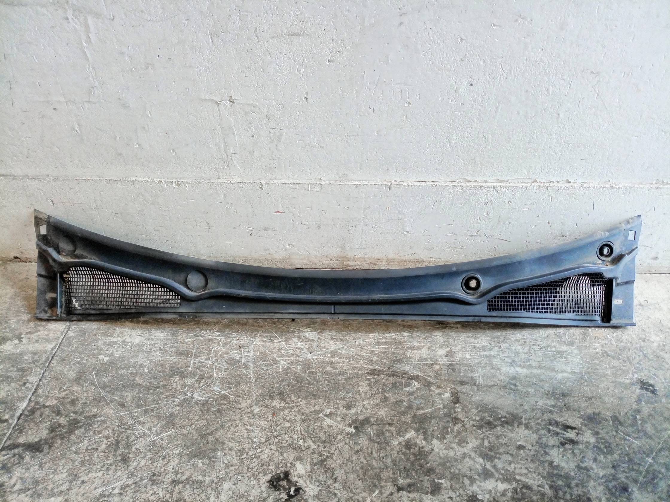 Griglia centr. sottoparabrezza