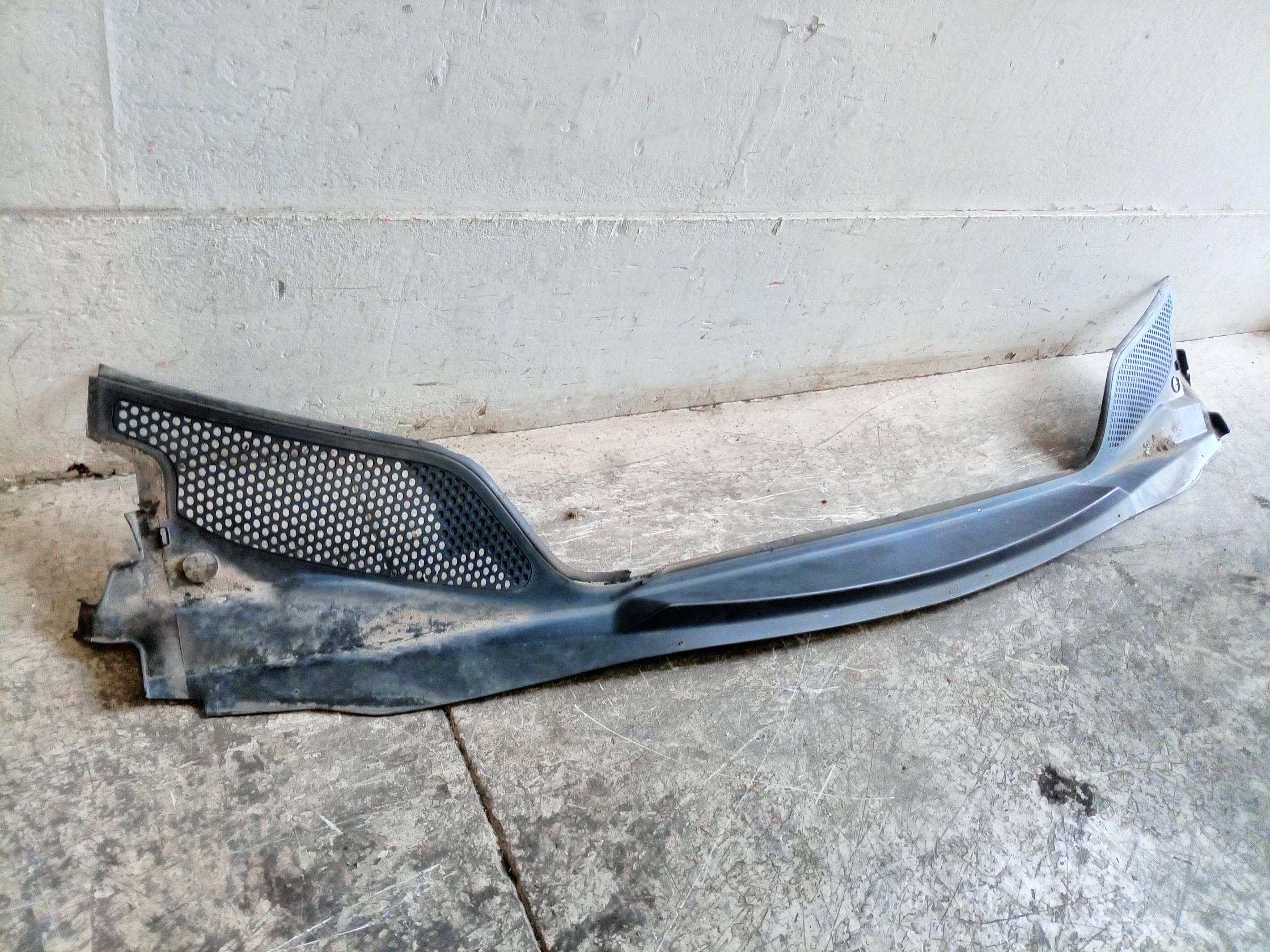 Griglia centr. sottoparabrezza