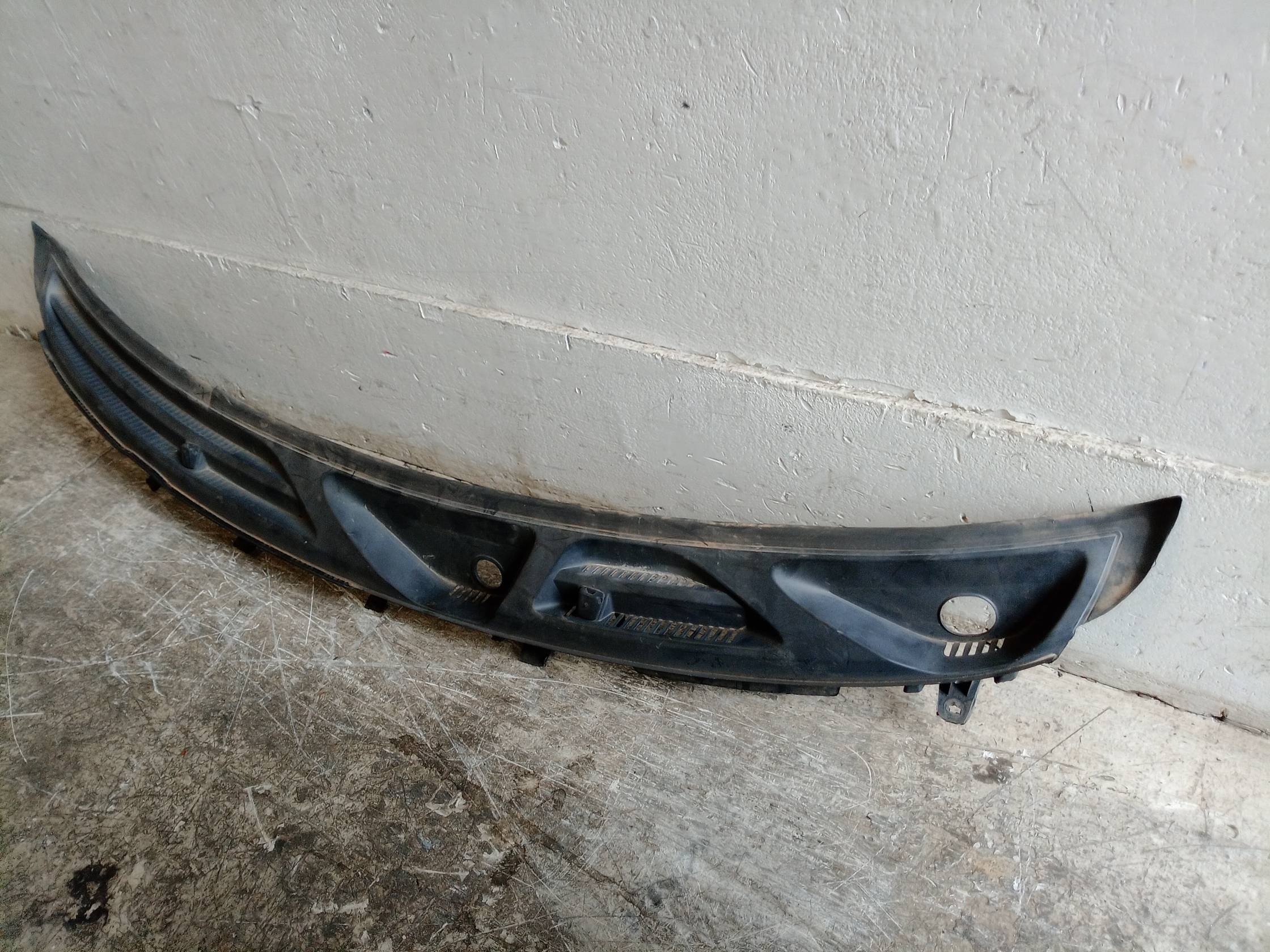 Griglia centr. sottoparabrezza