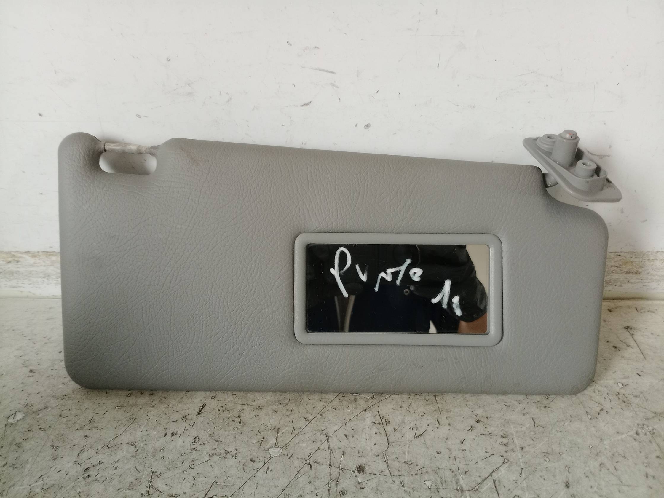 Aletta parasole parabrezza