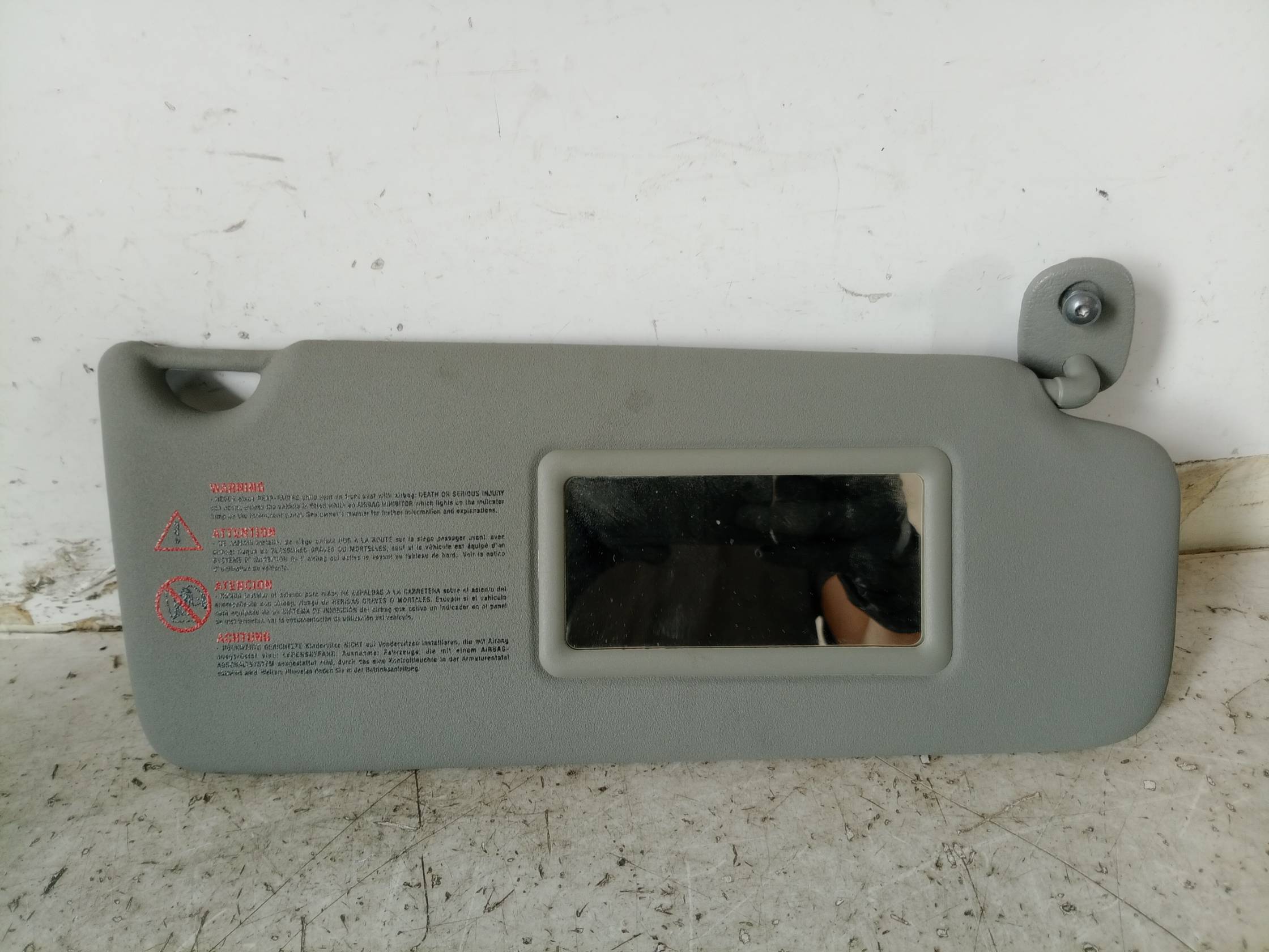 Aletta parasole parabrezza dx.