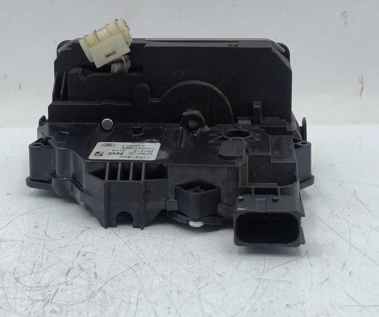 Serratura porta ant. dx.