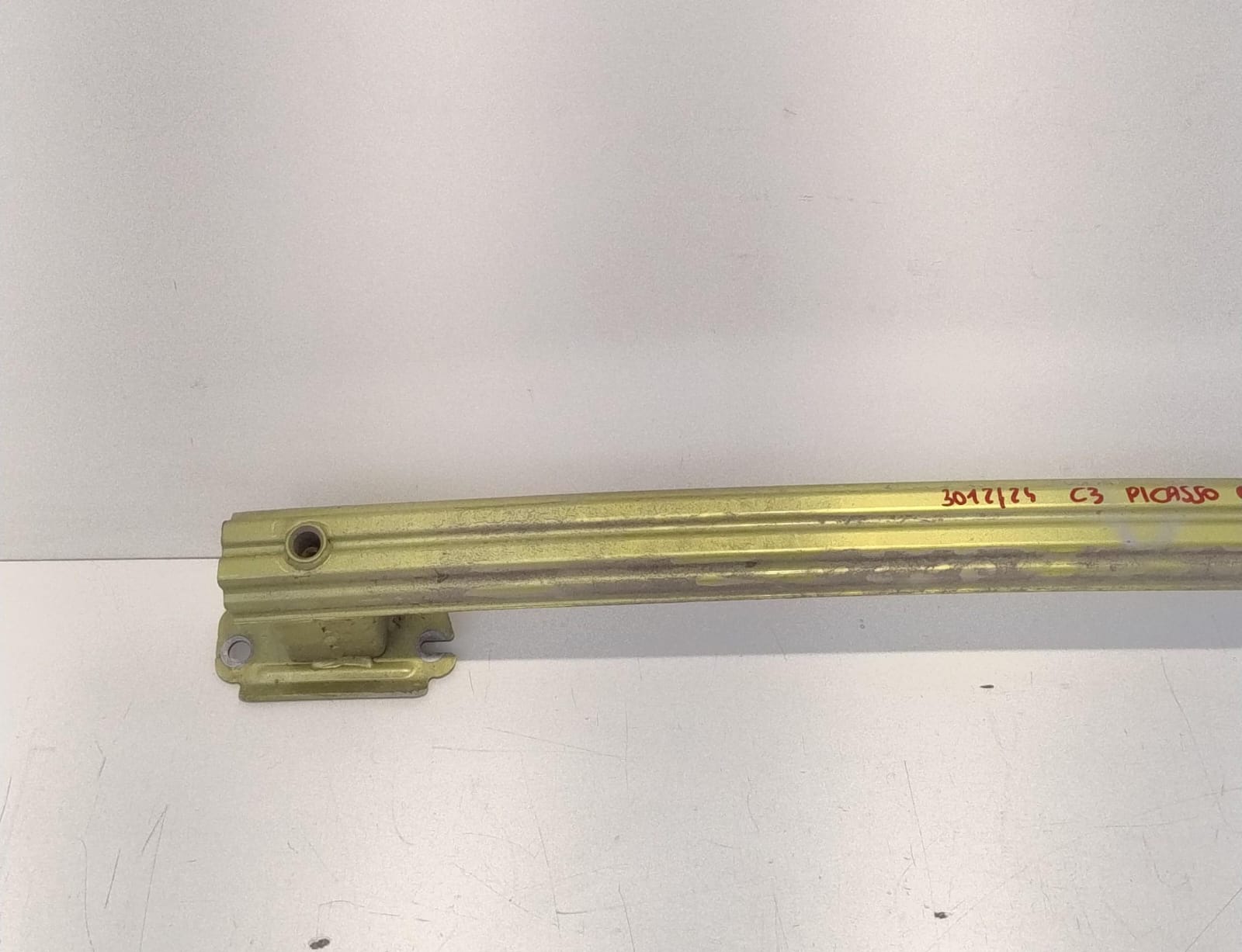 Traversa paraurti post.