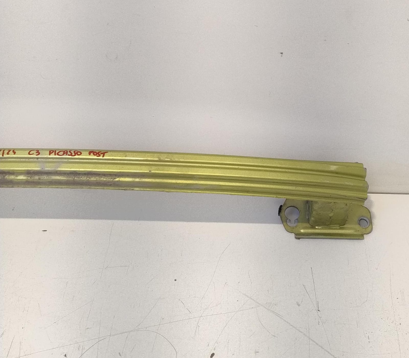 Traversa paraurti post.