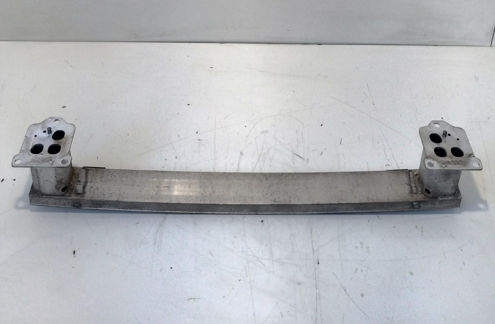 Traversa paraurti ant.