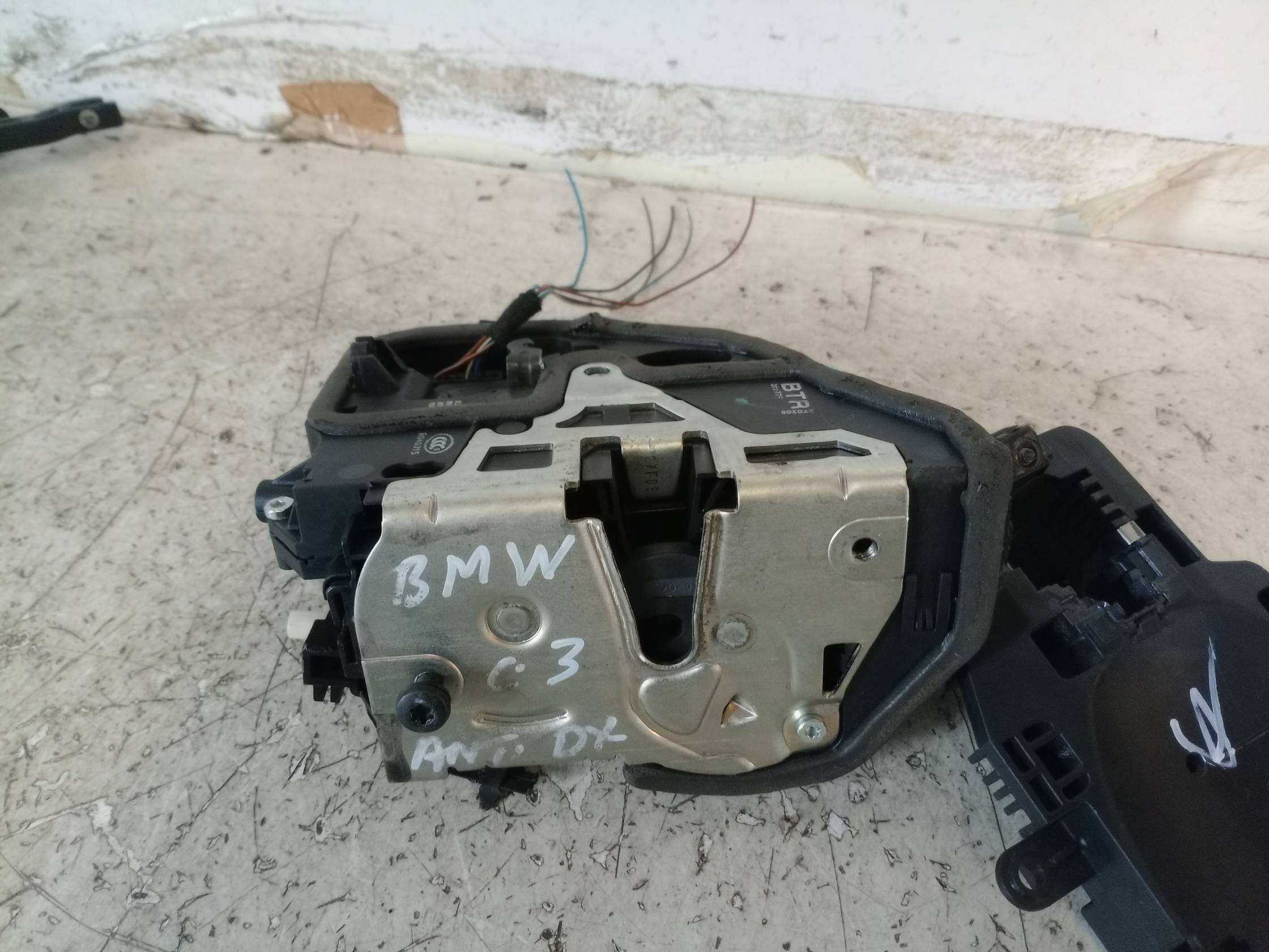 Serratura porta ant. dx.