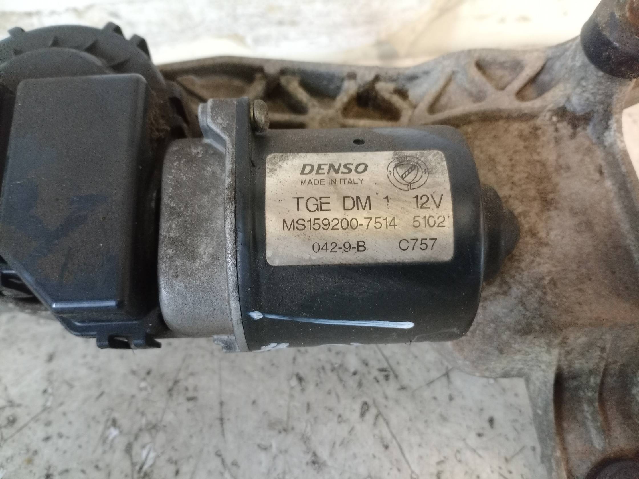 Meccanismo tergiparabrezza con motorino