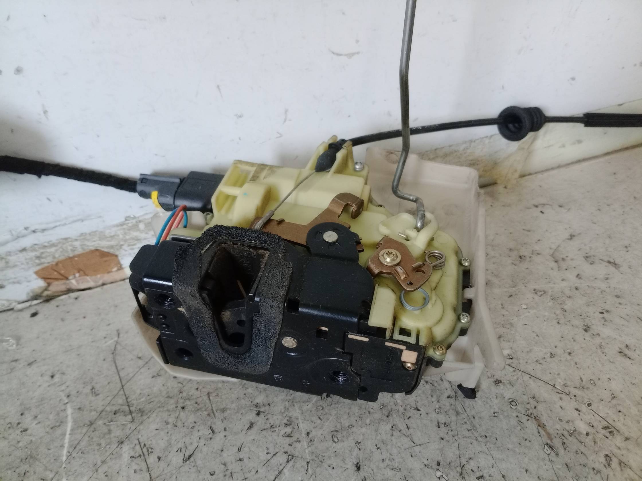 Serratura porta ant. dx.