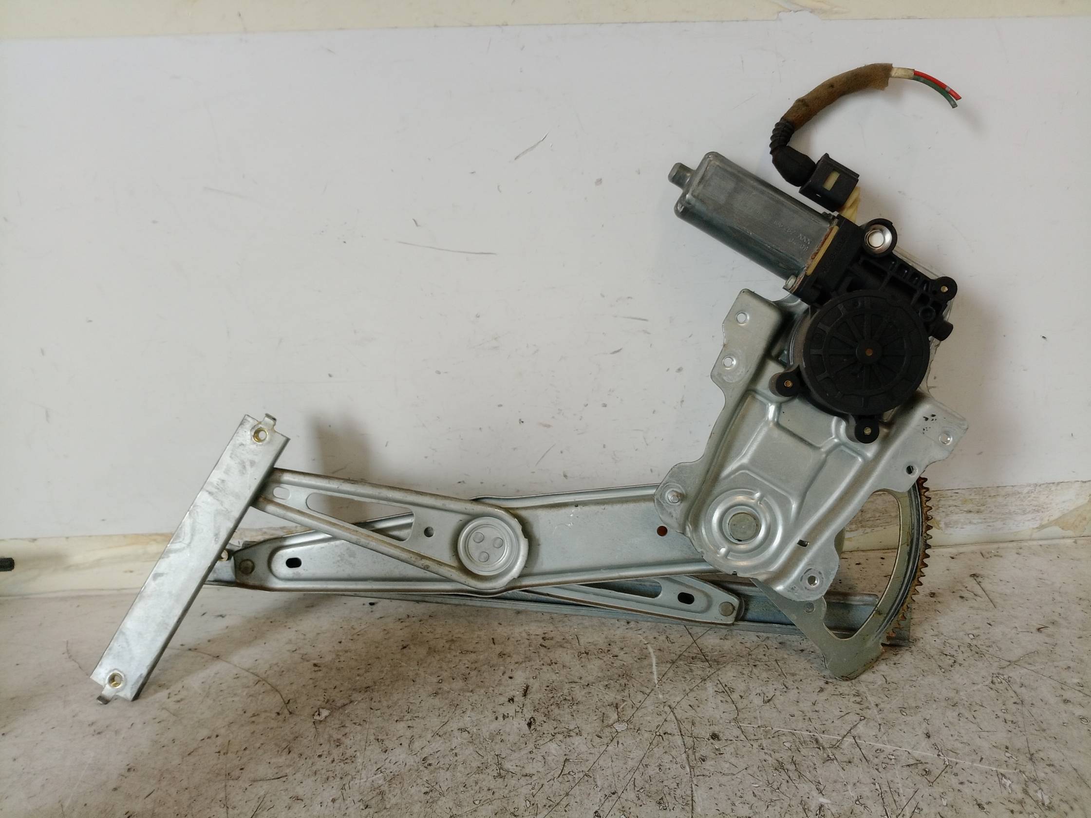 Alzacristallo porta ant. sx.