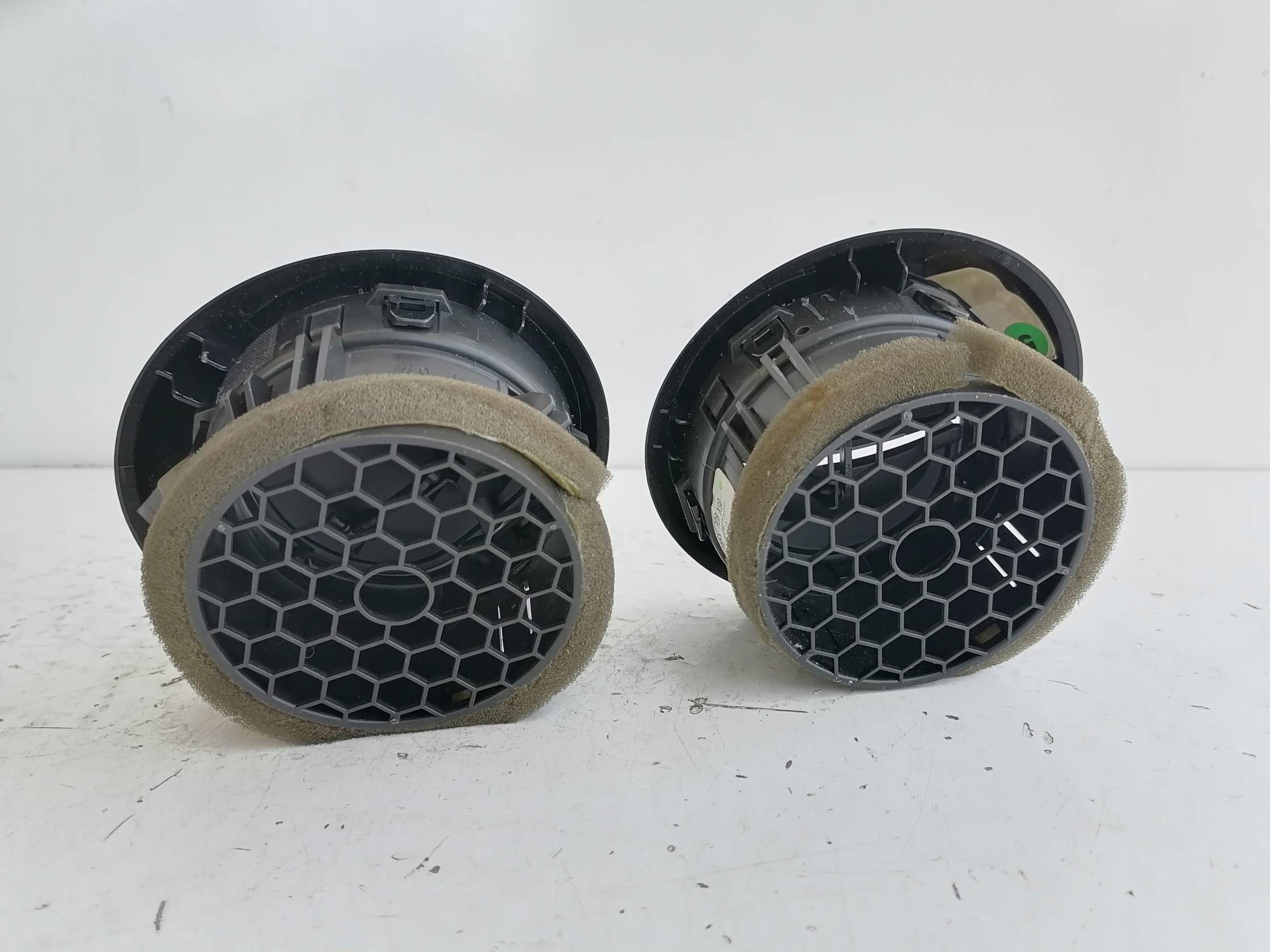 Bocchetta aria lat. cruscotto sx.