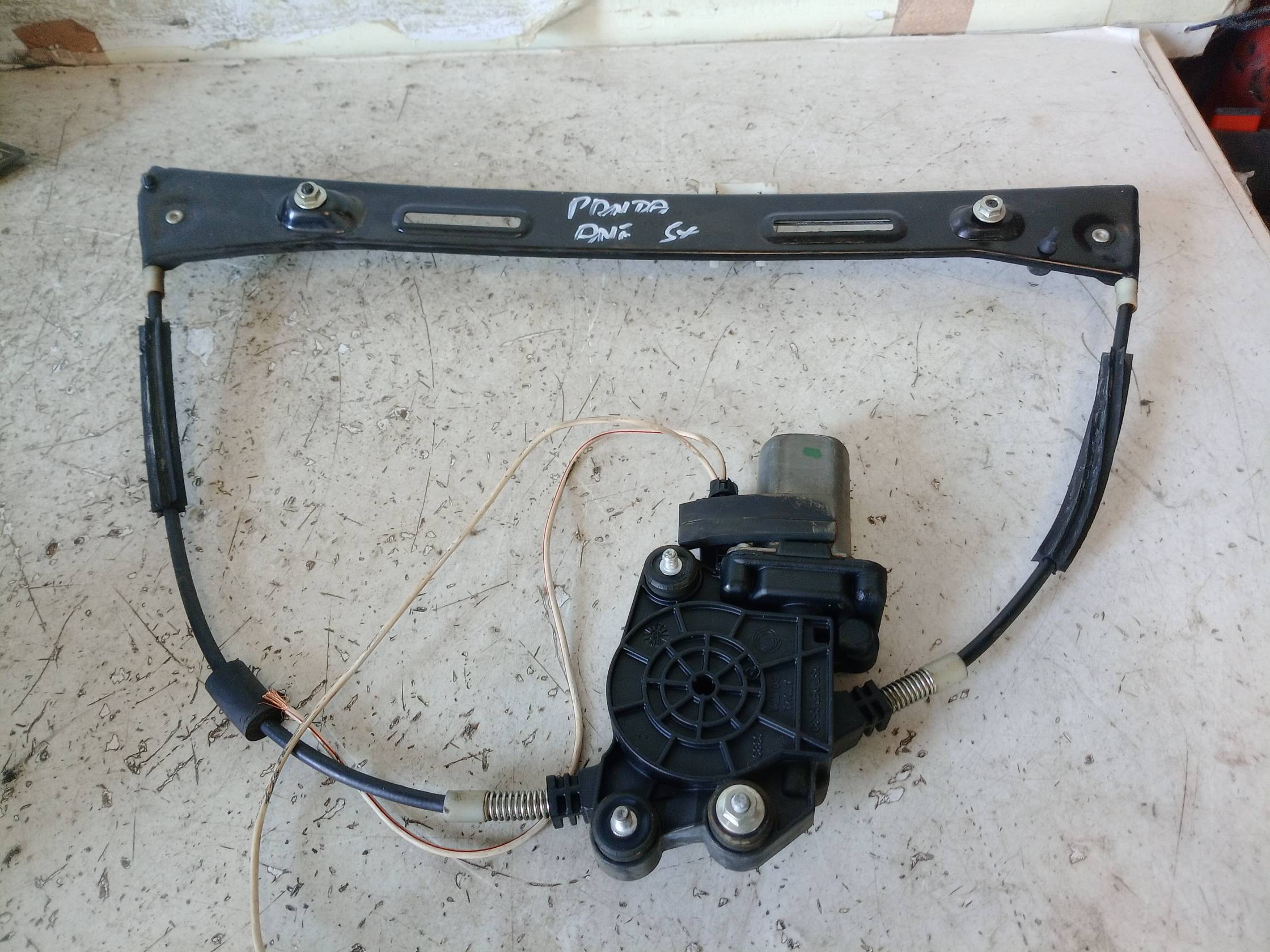 Alzacristallo elettr. porta ant. con motorino sx.