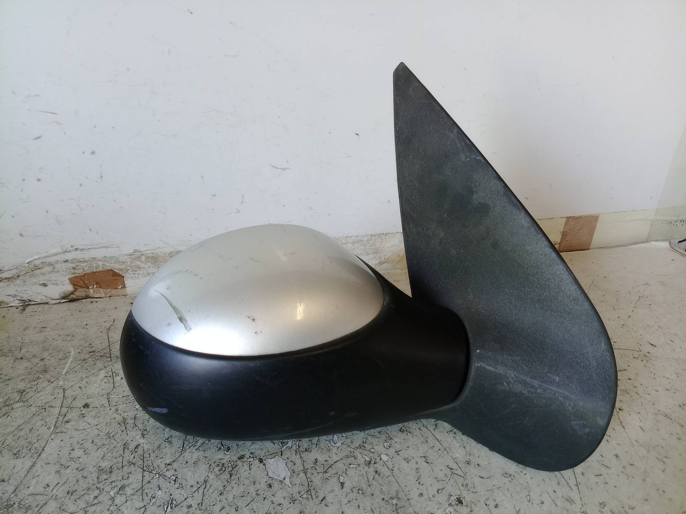 Retrovisore est. dx.