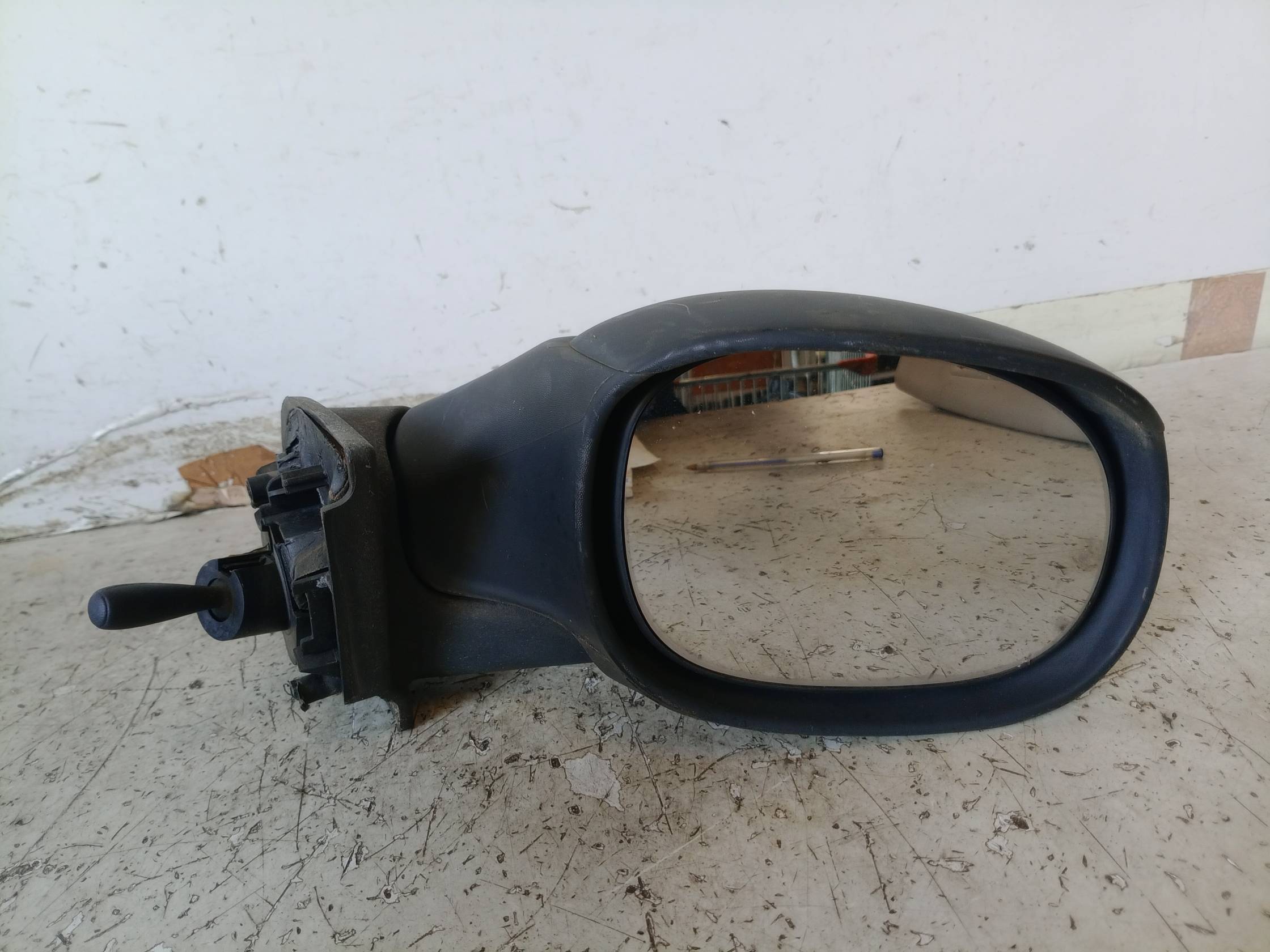 Retrovisore est. dx.