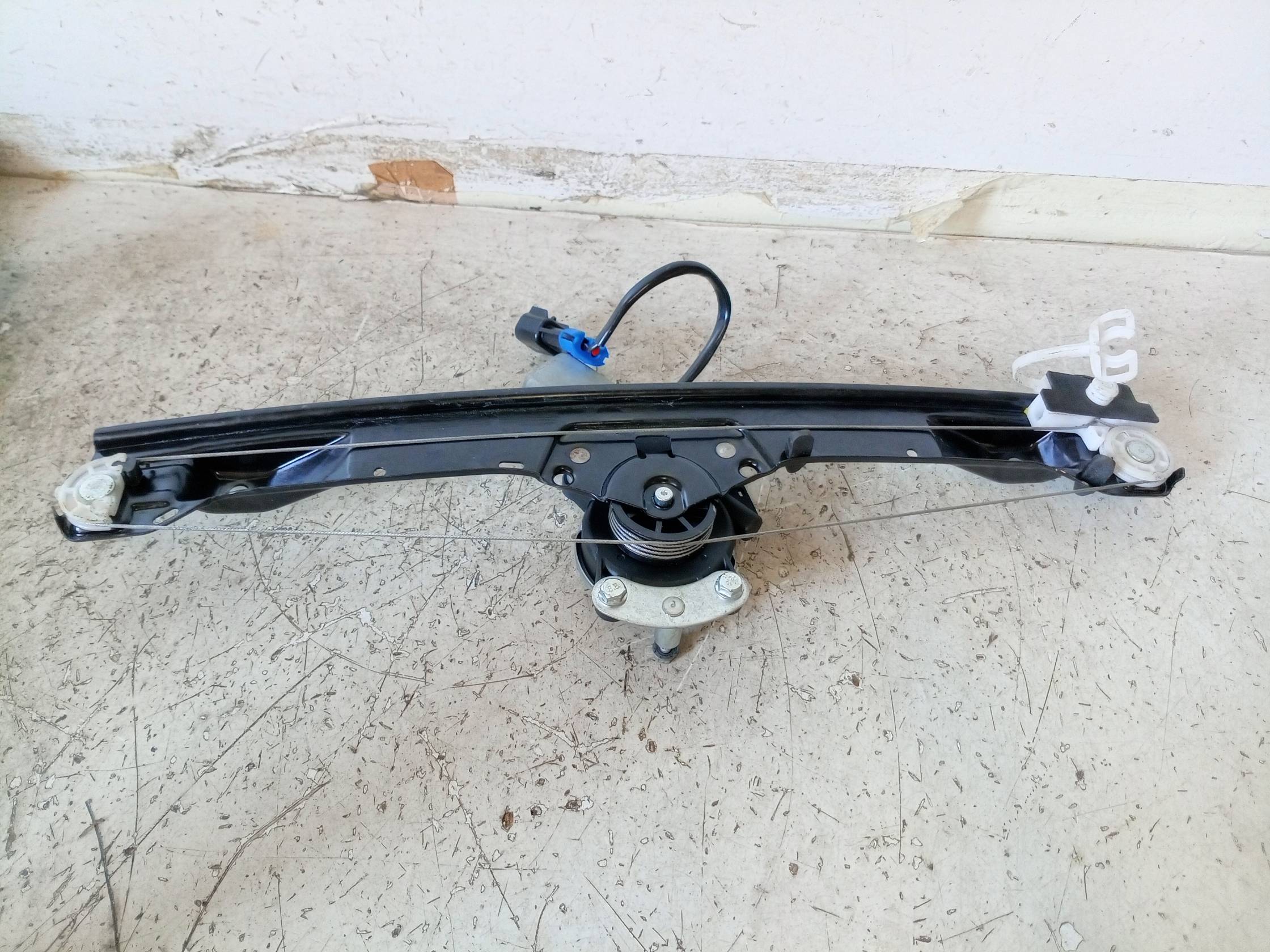 Alzacristallo elettr. porta ant. sx.