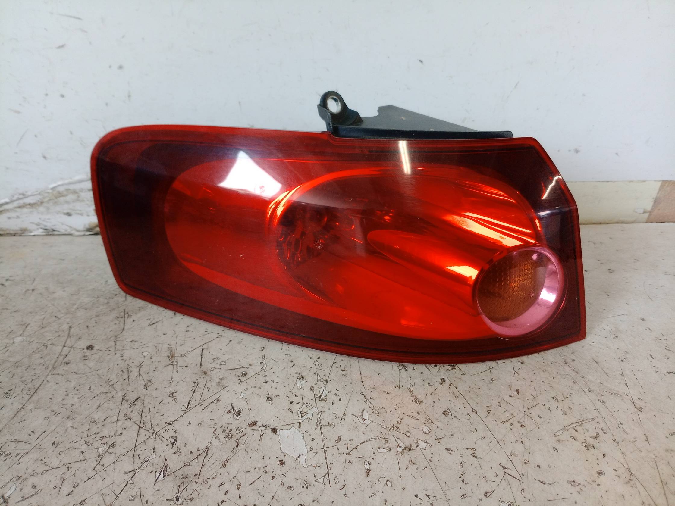 Fanale post. parte est. sx.