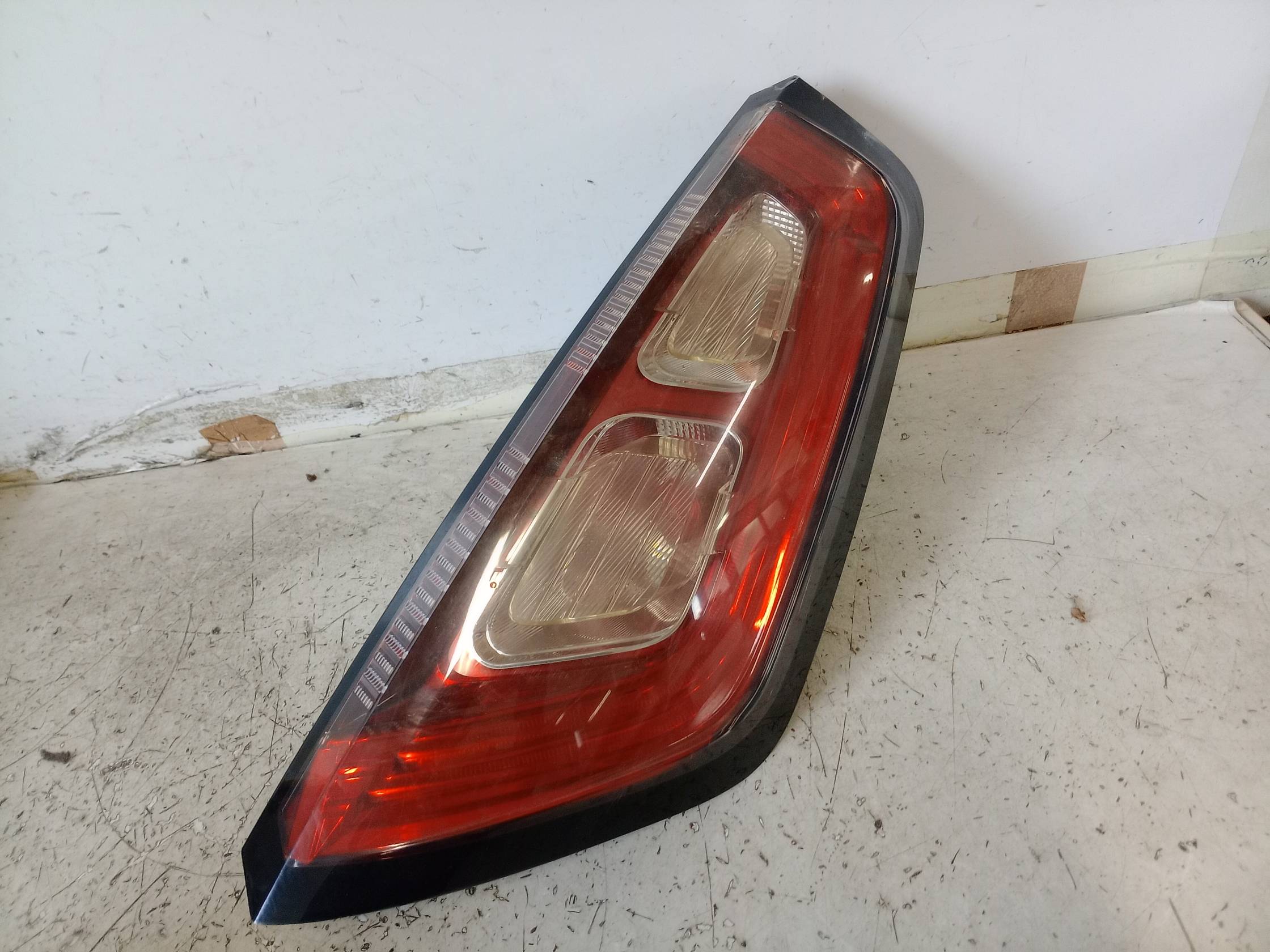 Fanale post. dx. Fanale post. dx.