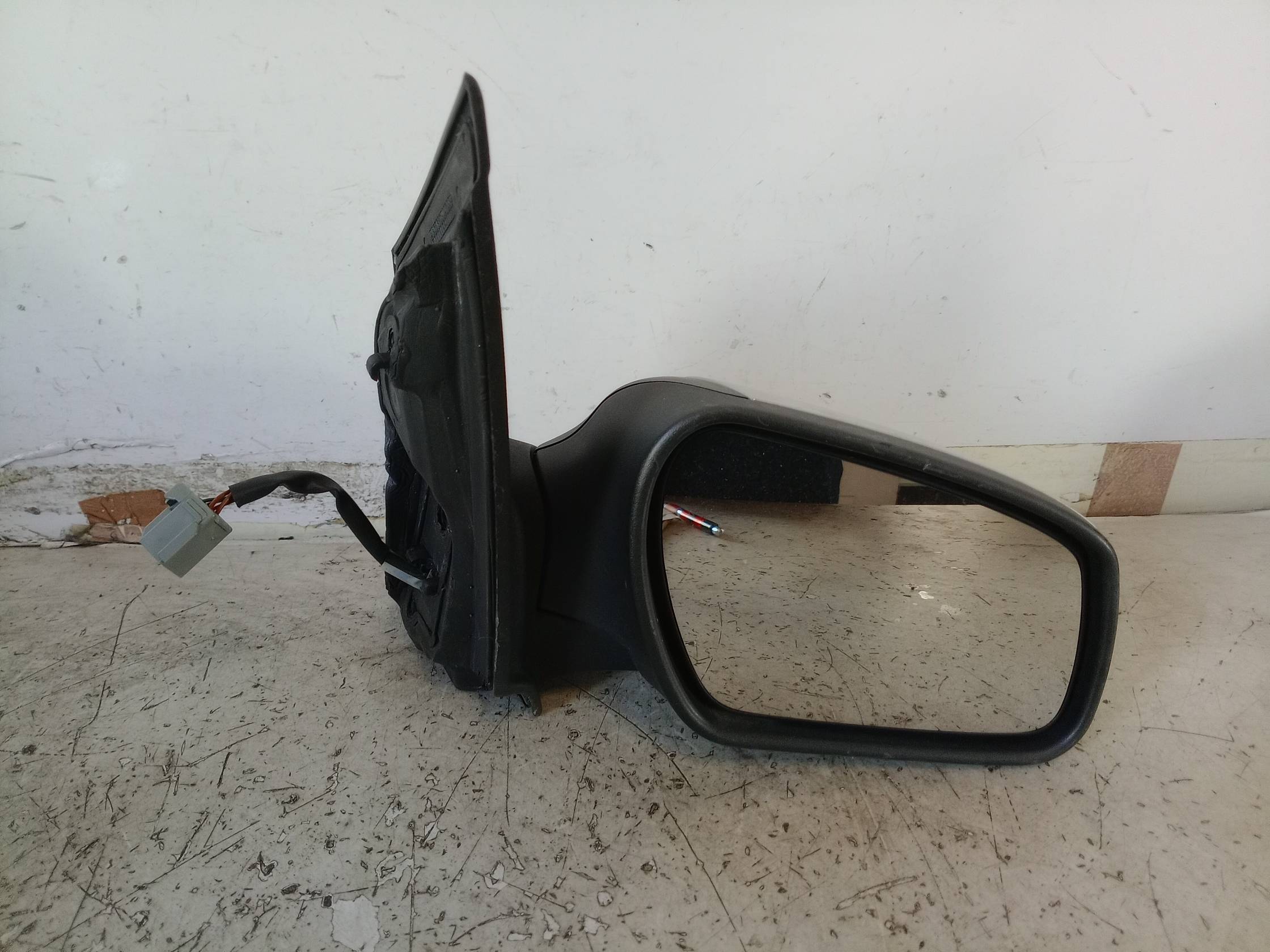 Retrovisore est. regolaz. elettr. dx.