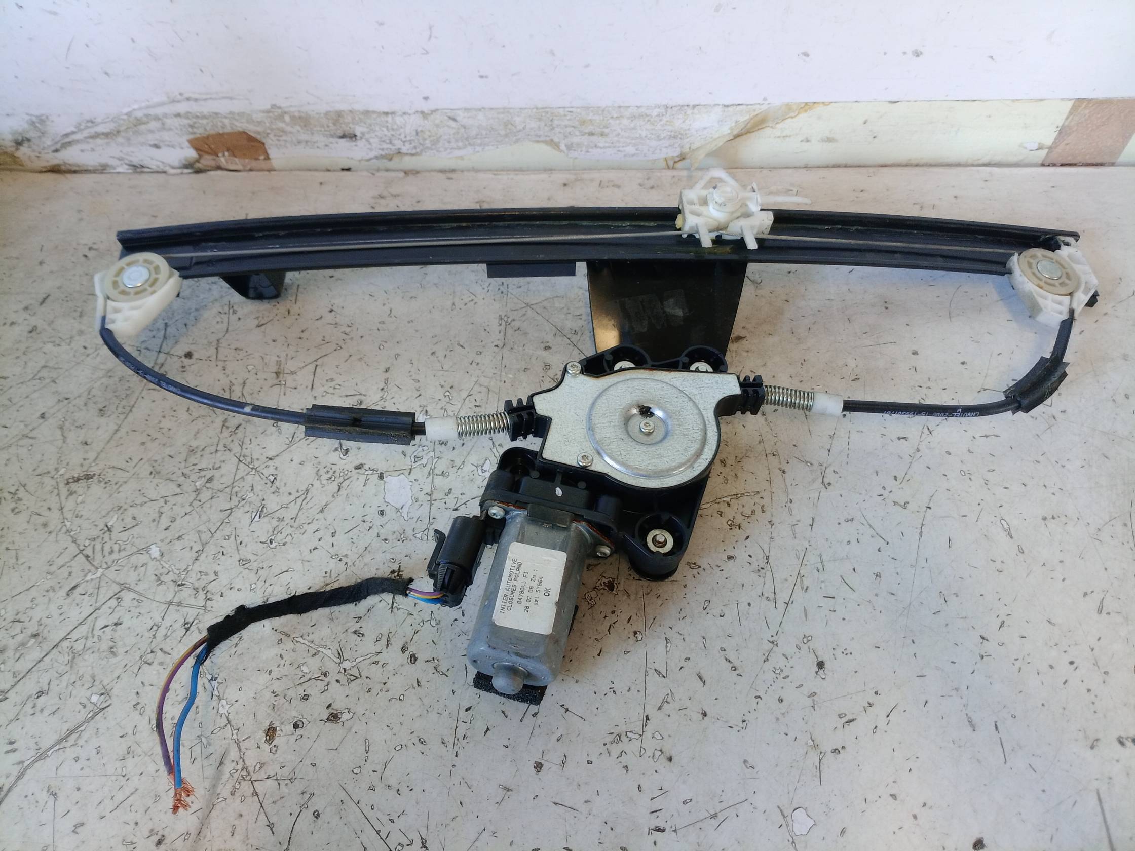 Alzacristallo elettr. porta ant. con motorino dx. Alzacristallo elettr. porta ant. con motorino dx.