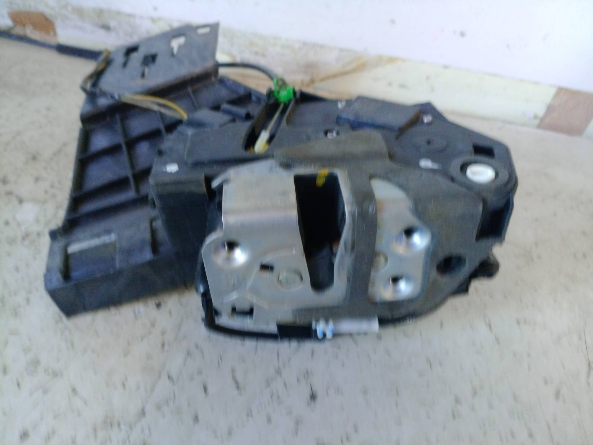 Serratura porta post. dx.