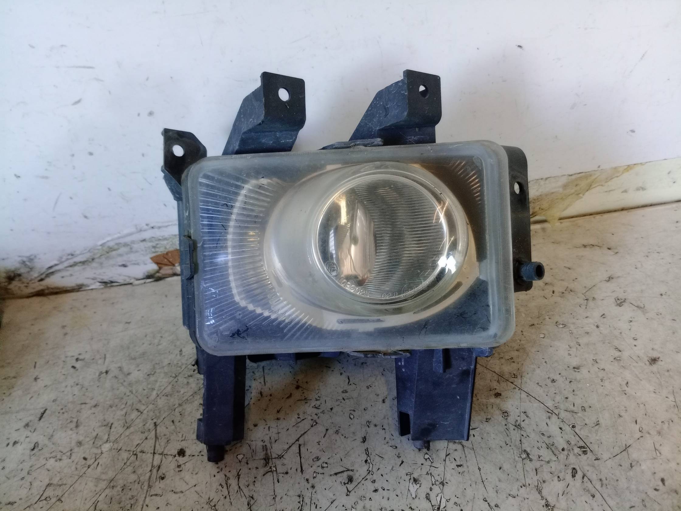 Proiettore fendinebbia dx.