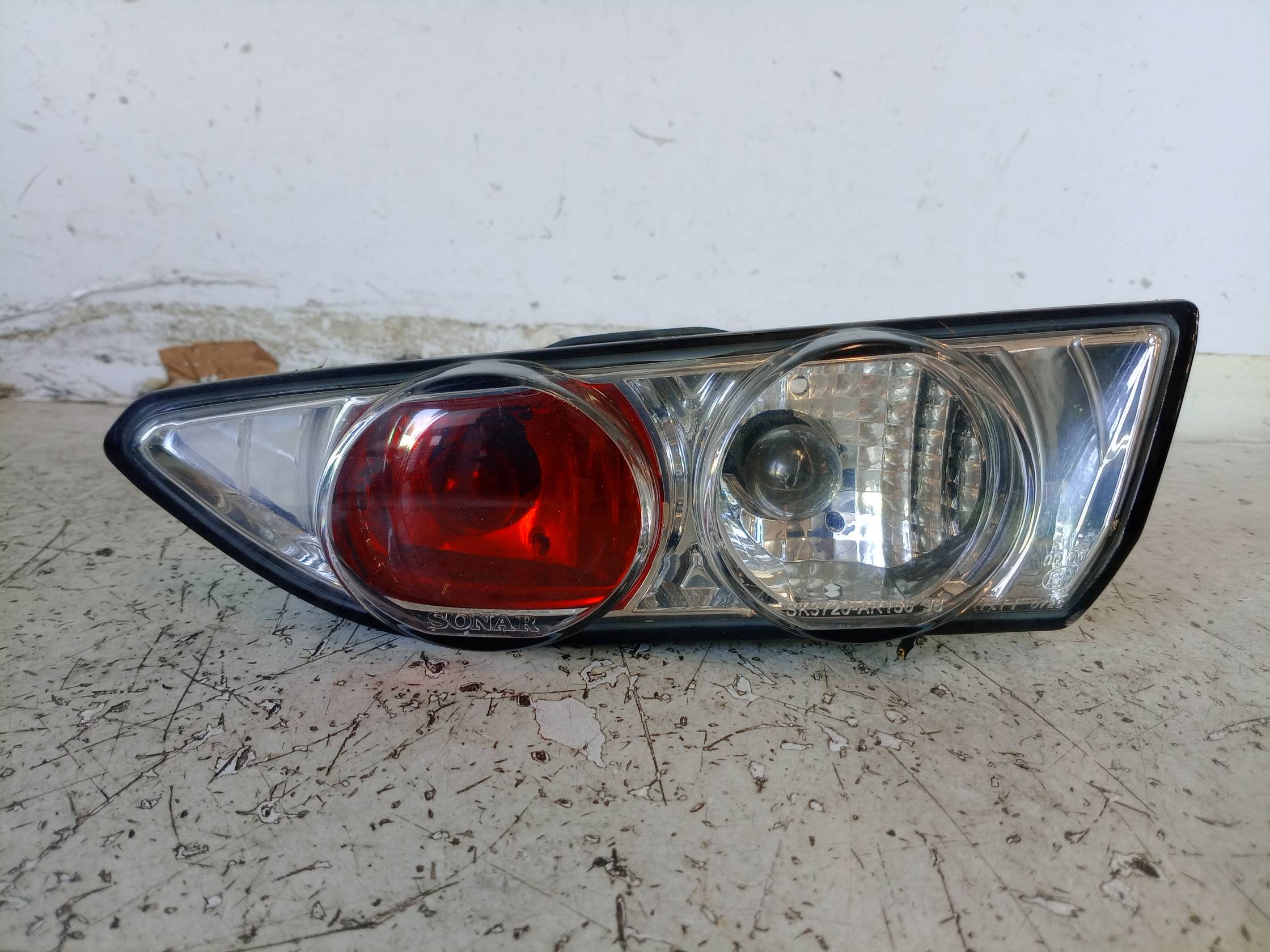 Fanale post. parte int. dx.