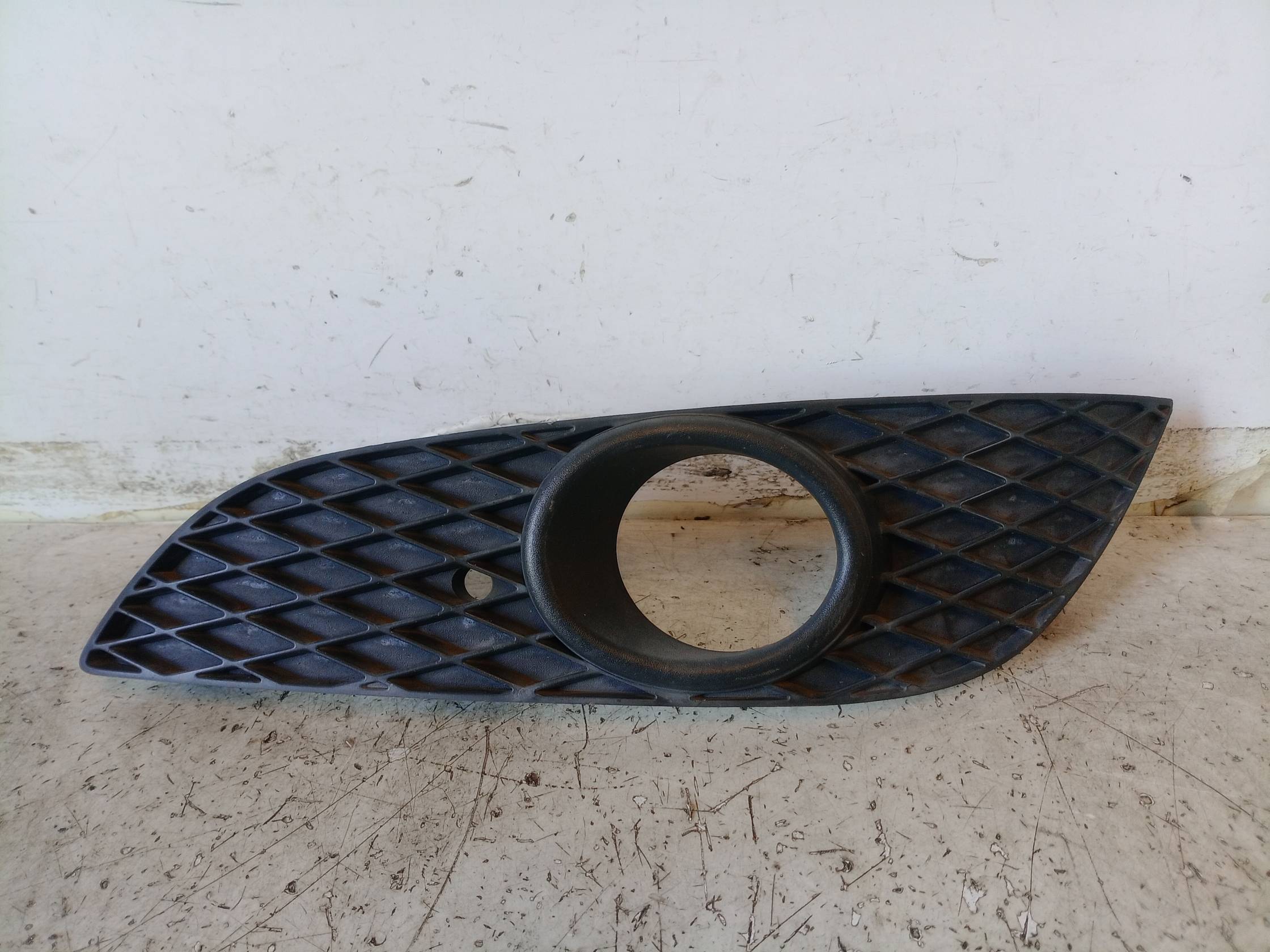 Griglia lat. paraurti ant. sx.