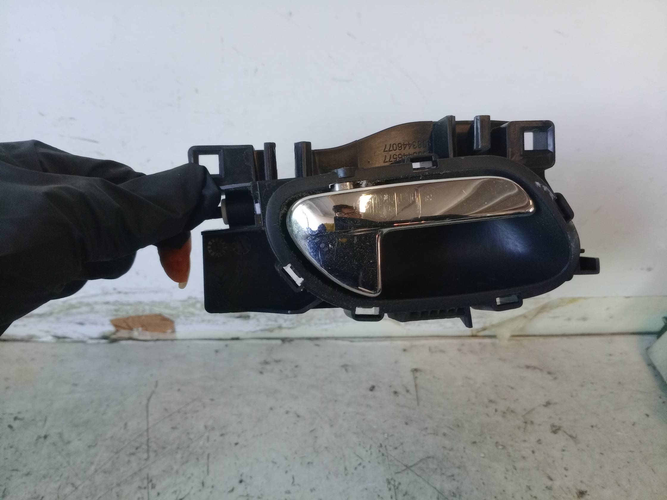 Serratura porta ant. dx.