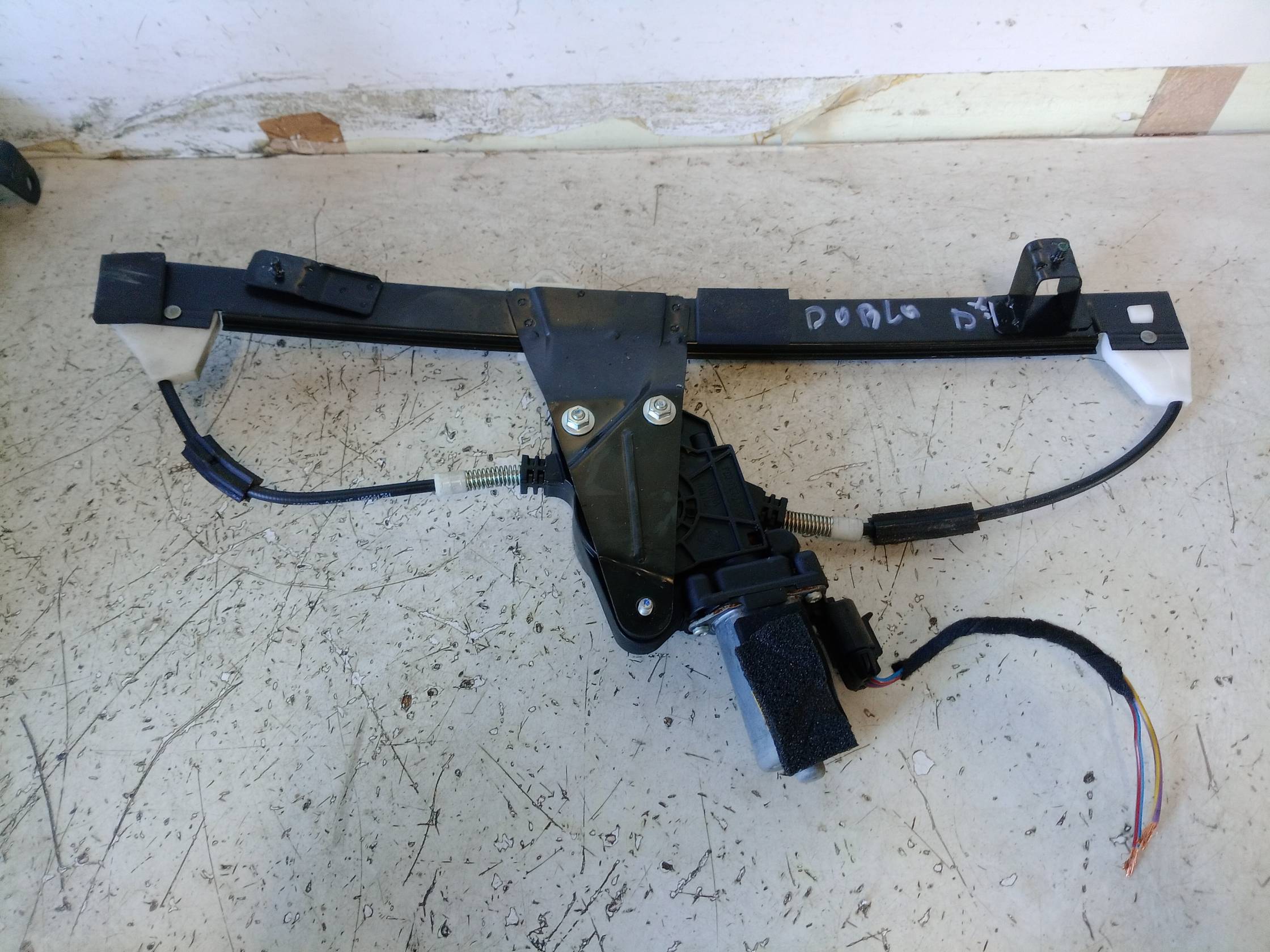 Alzacristallo elettr. porta ant. dx. Alzacristallo elettr. porta ant. dx.