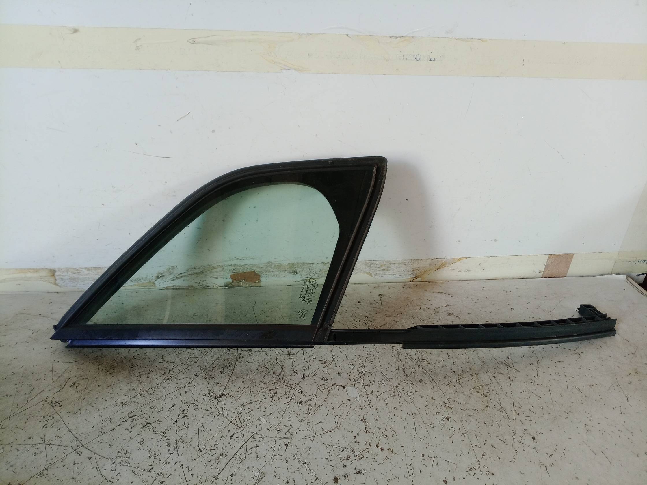 Fisso porta ant. dx.