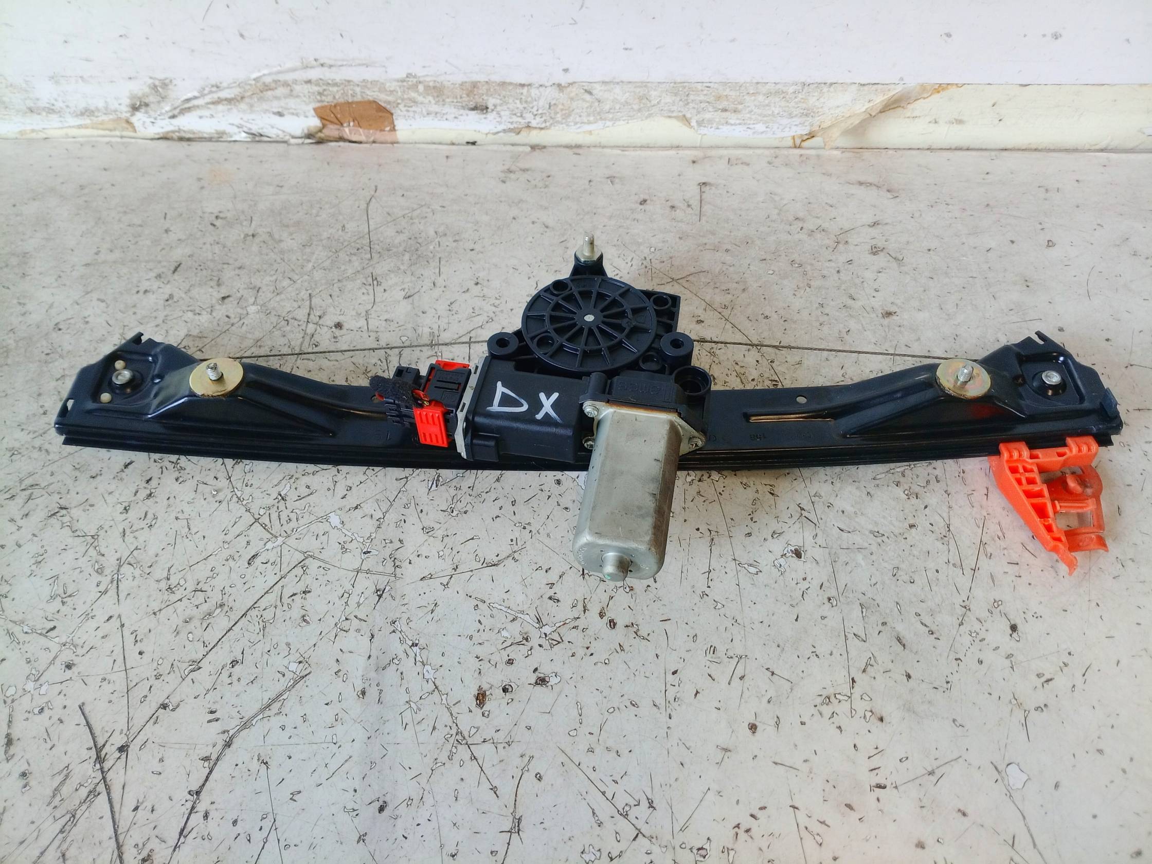 Alzacristallo elettr. porta ant. dx.