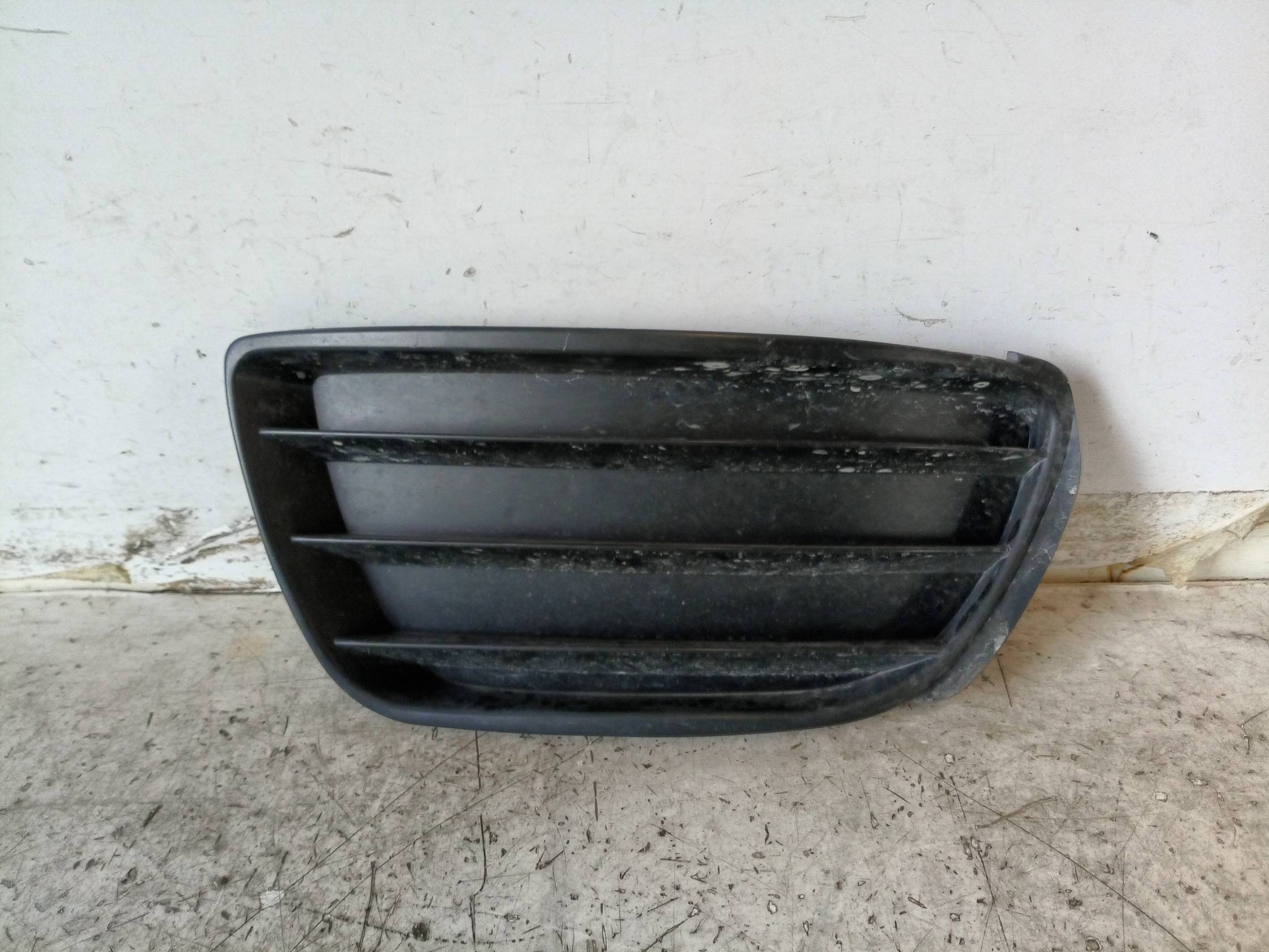 Griglia lat. paraurti ant. sx.