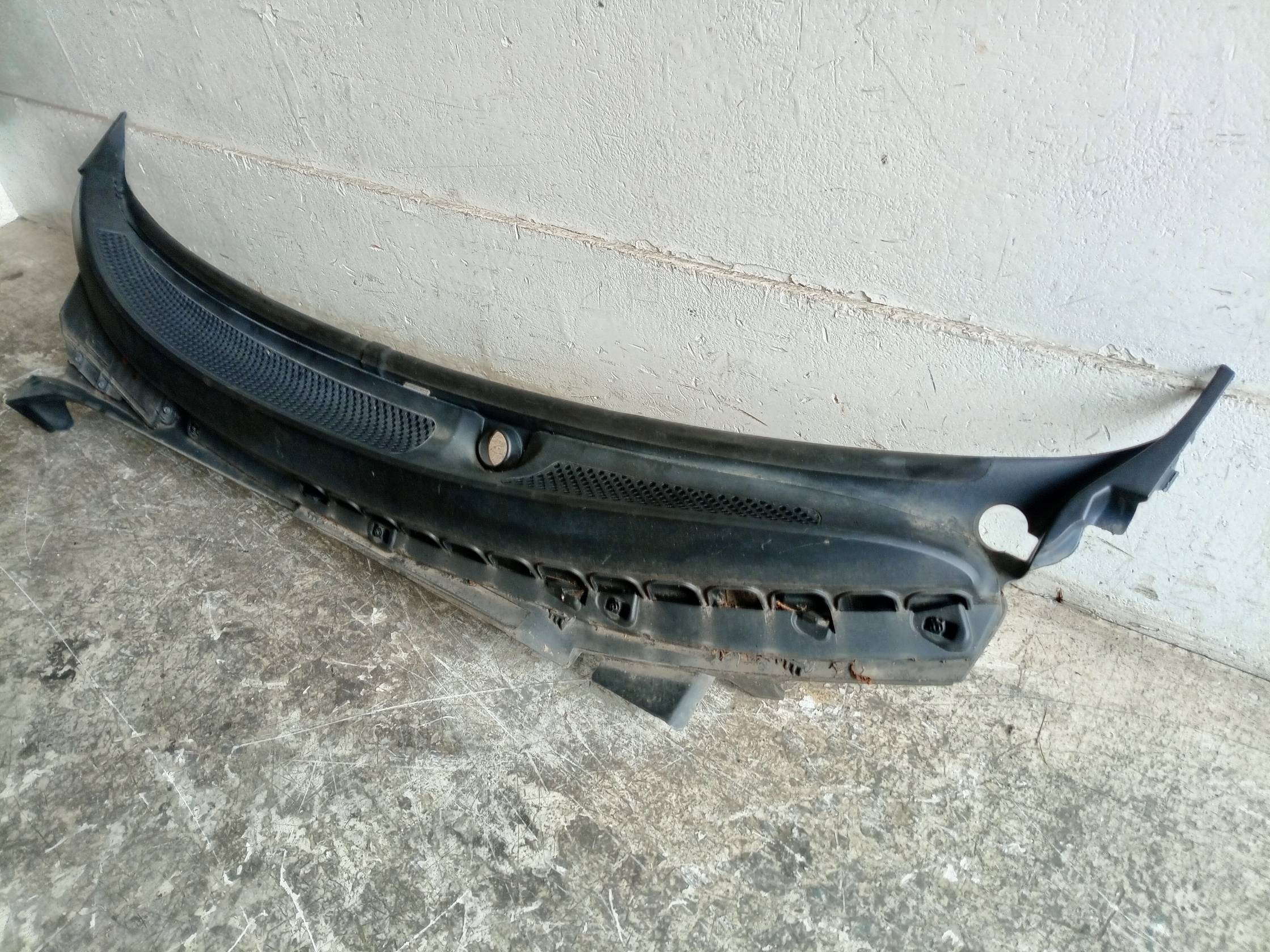 Griglia centr. sottoparabrezza