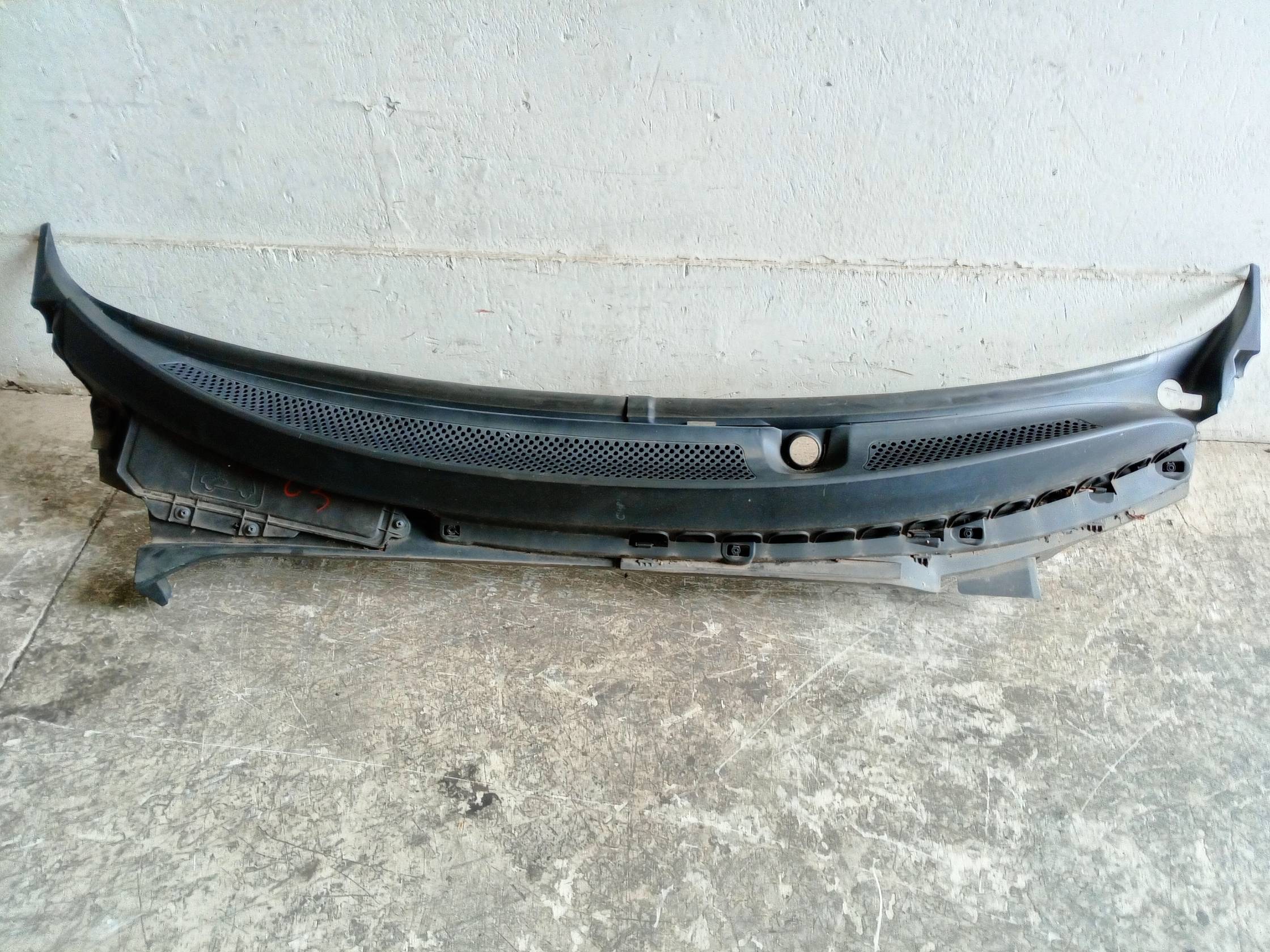 Griglia centr. sottoparabrezza