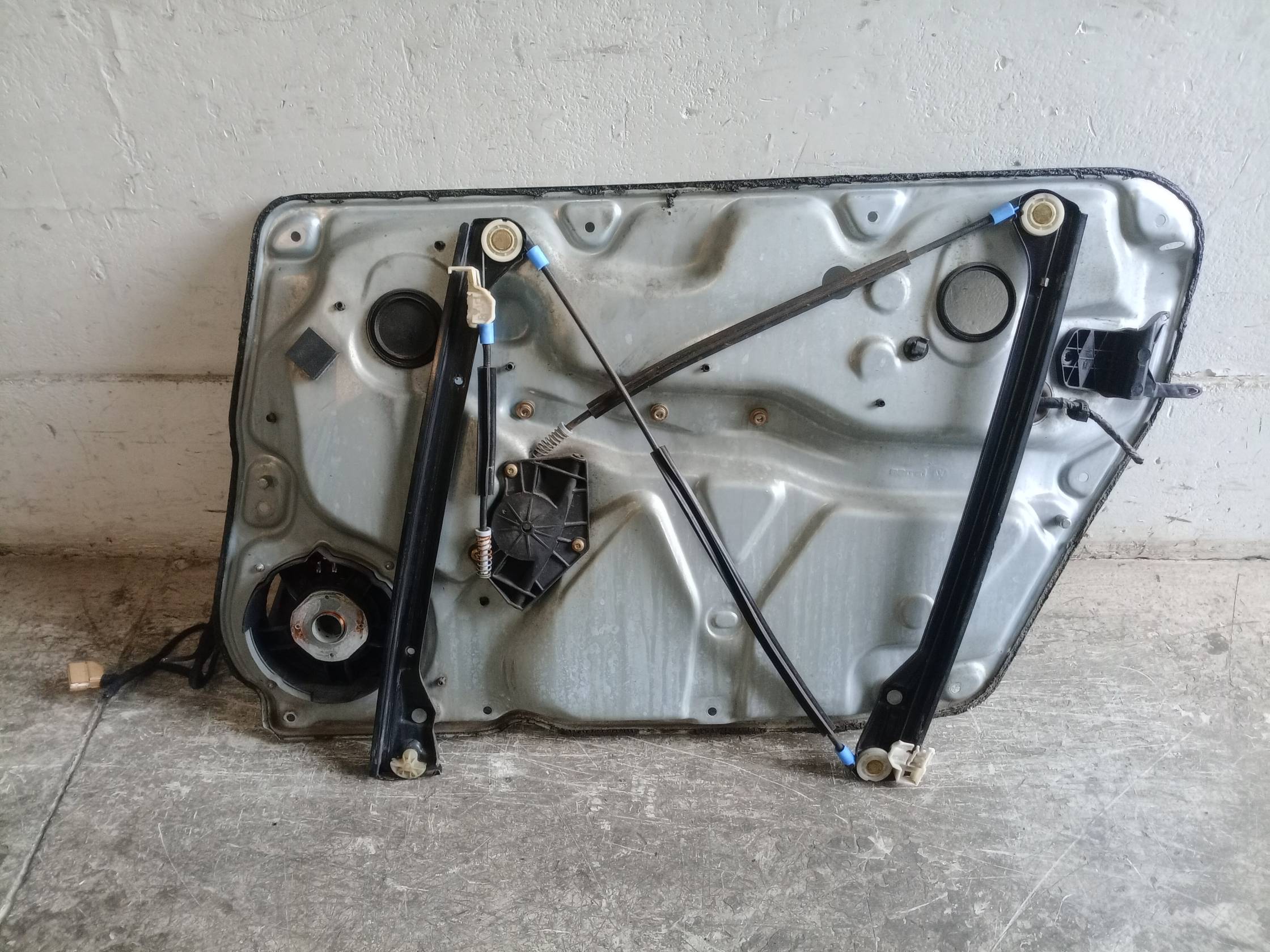 Alzacristallo elettr. porta ant. sx.