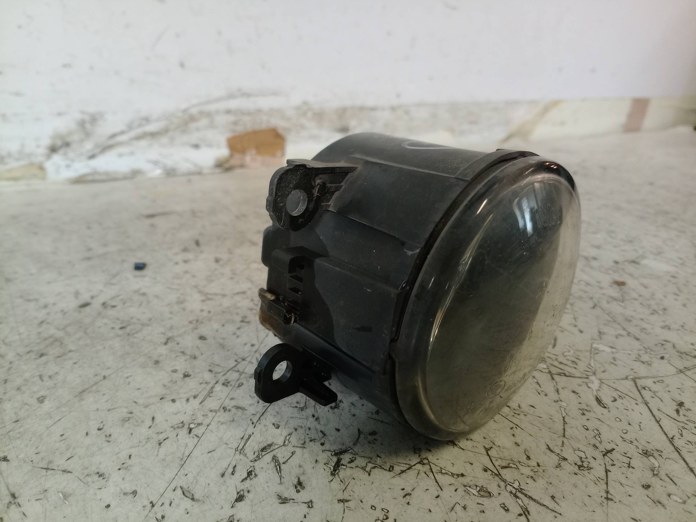 Proiettore fendinebbia dx.