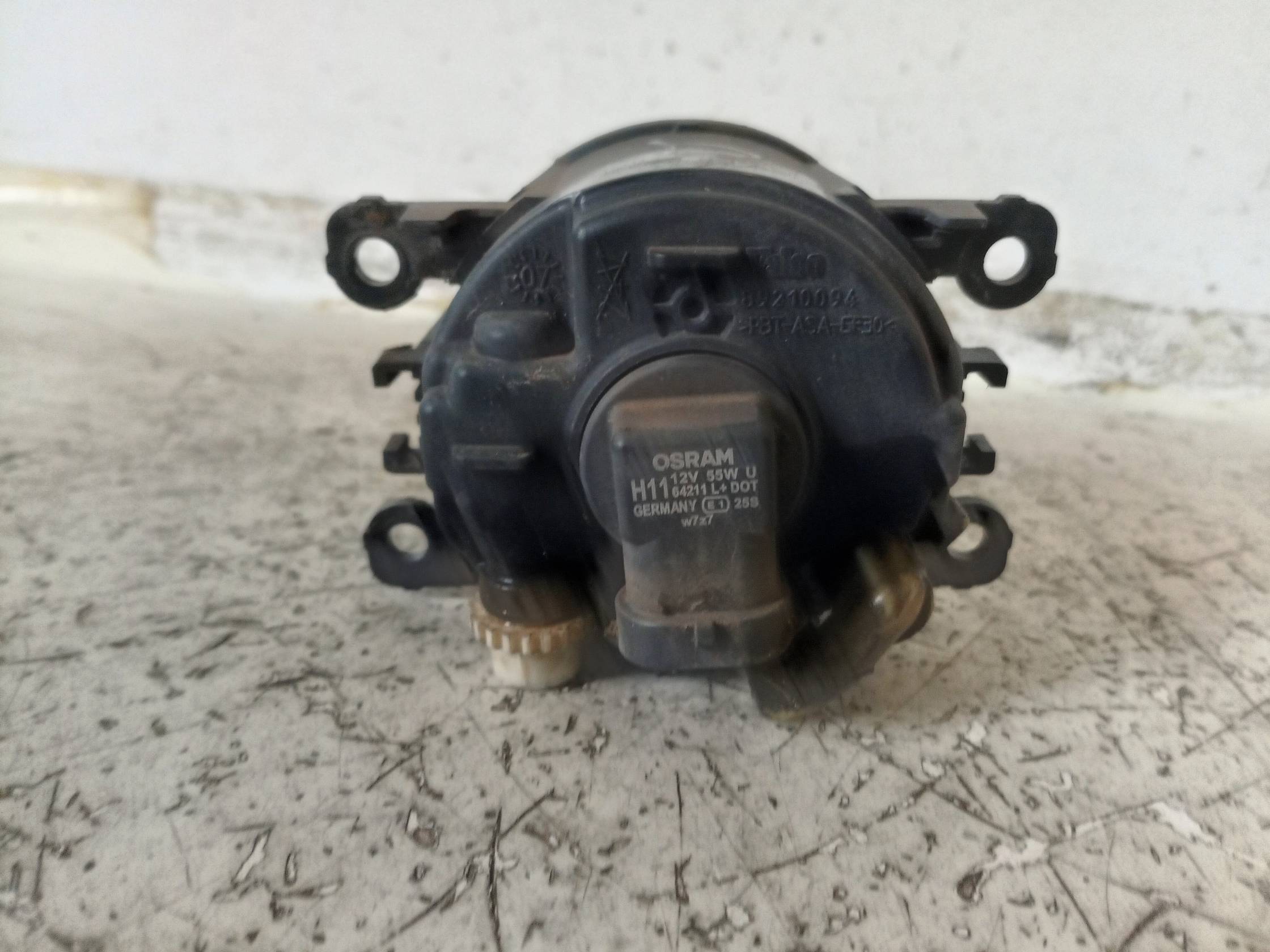 Proiettore fendinebbia dx.