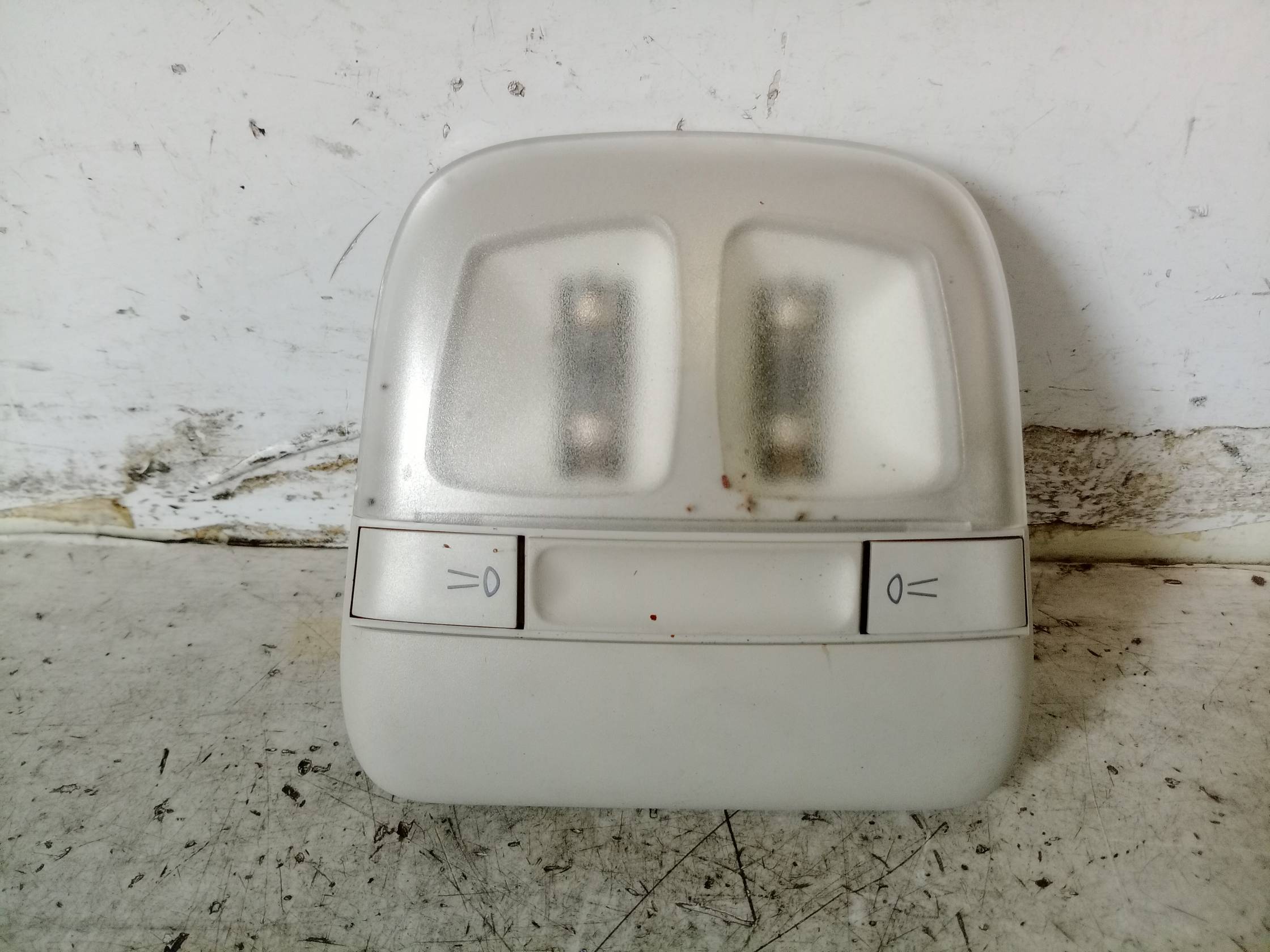 Luce cortesia post. tetto