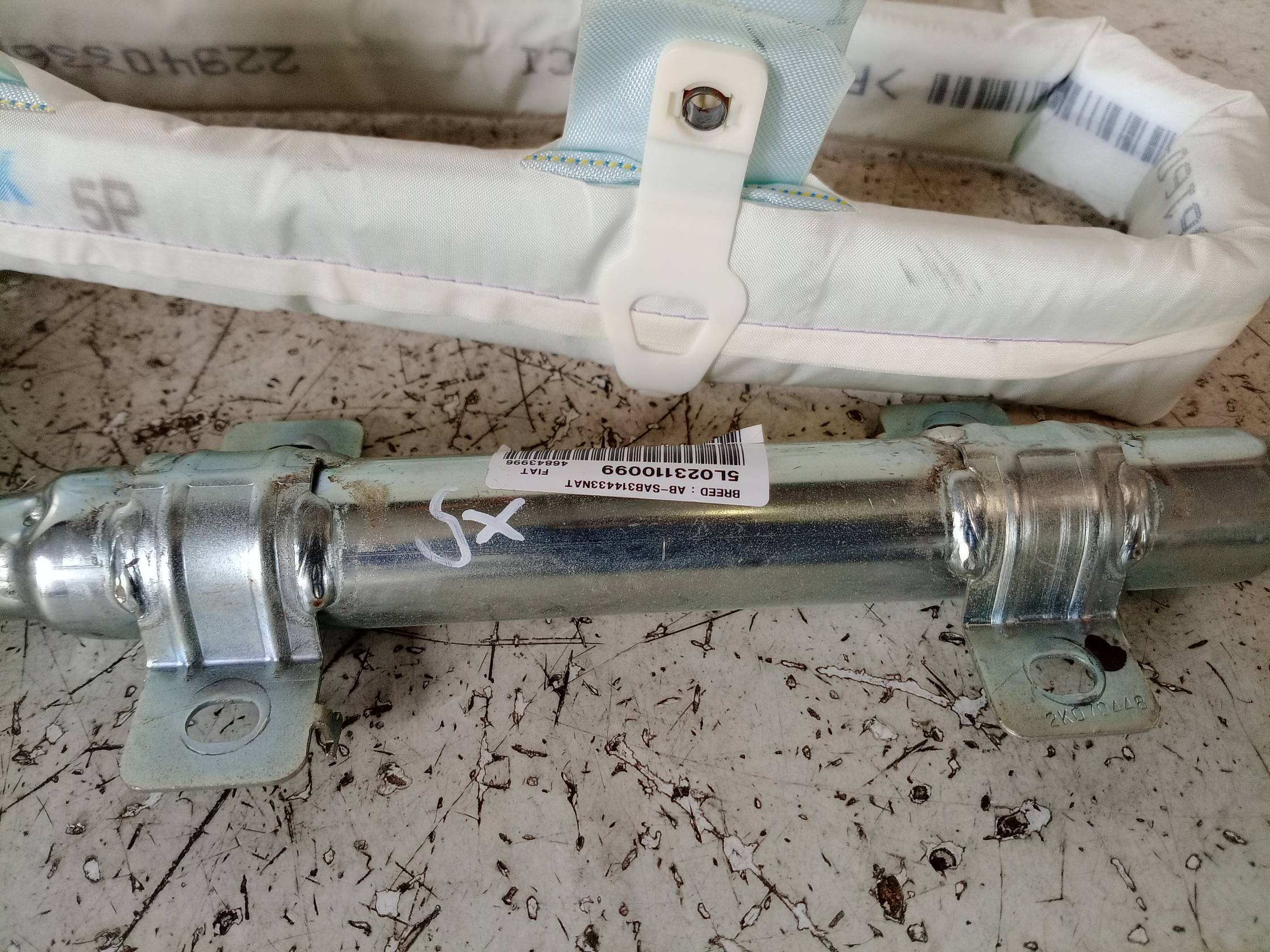 Dispositivo airbag a tendina sx.