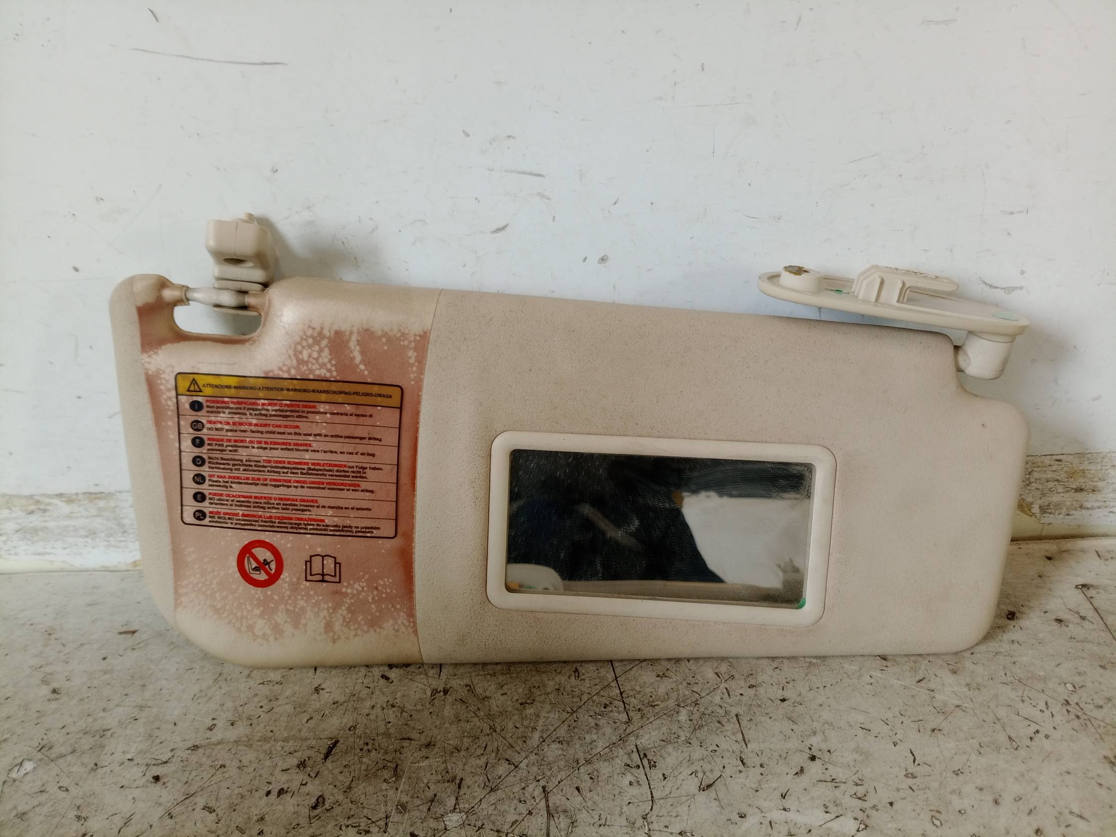 Aletta parasole parabrezza dx.