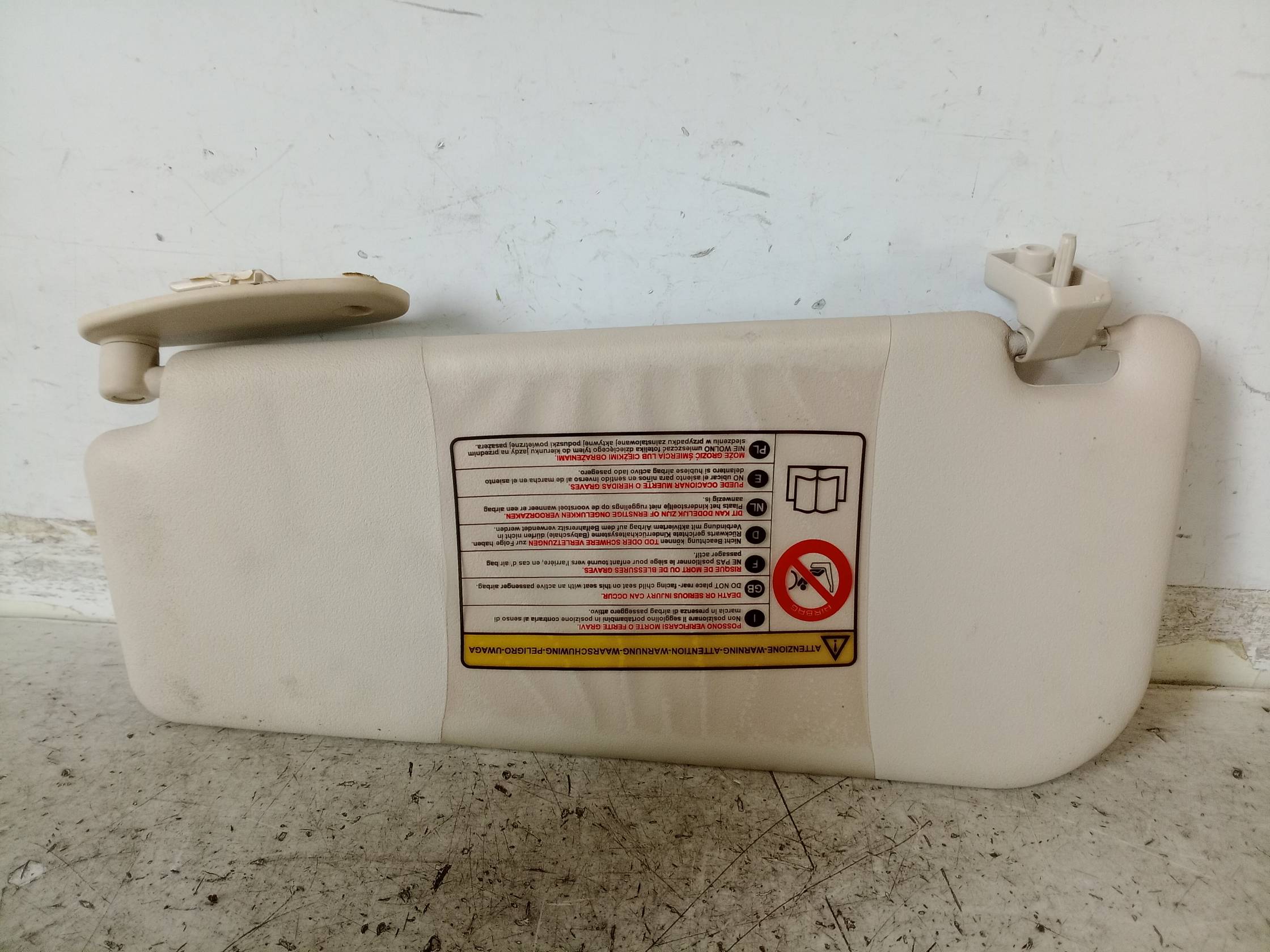 Aletta parasole parabrezza dx.