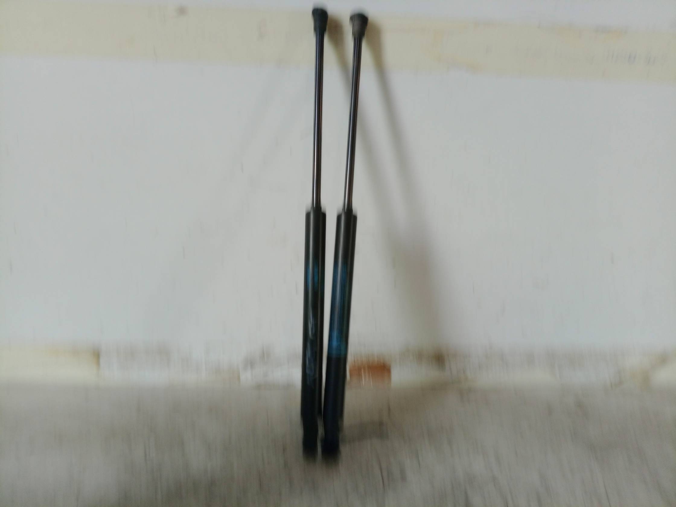 Asta ammortizzante portello post. dx.