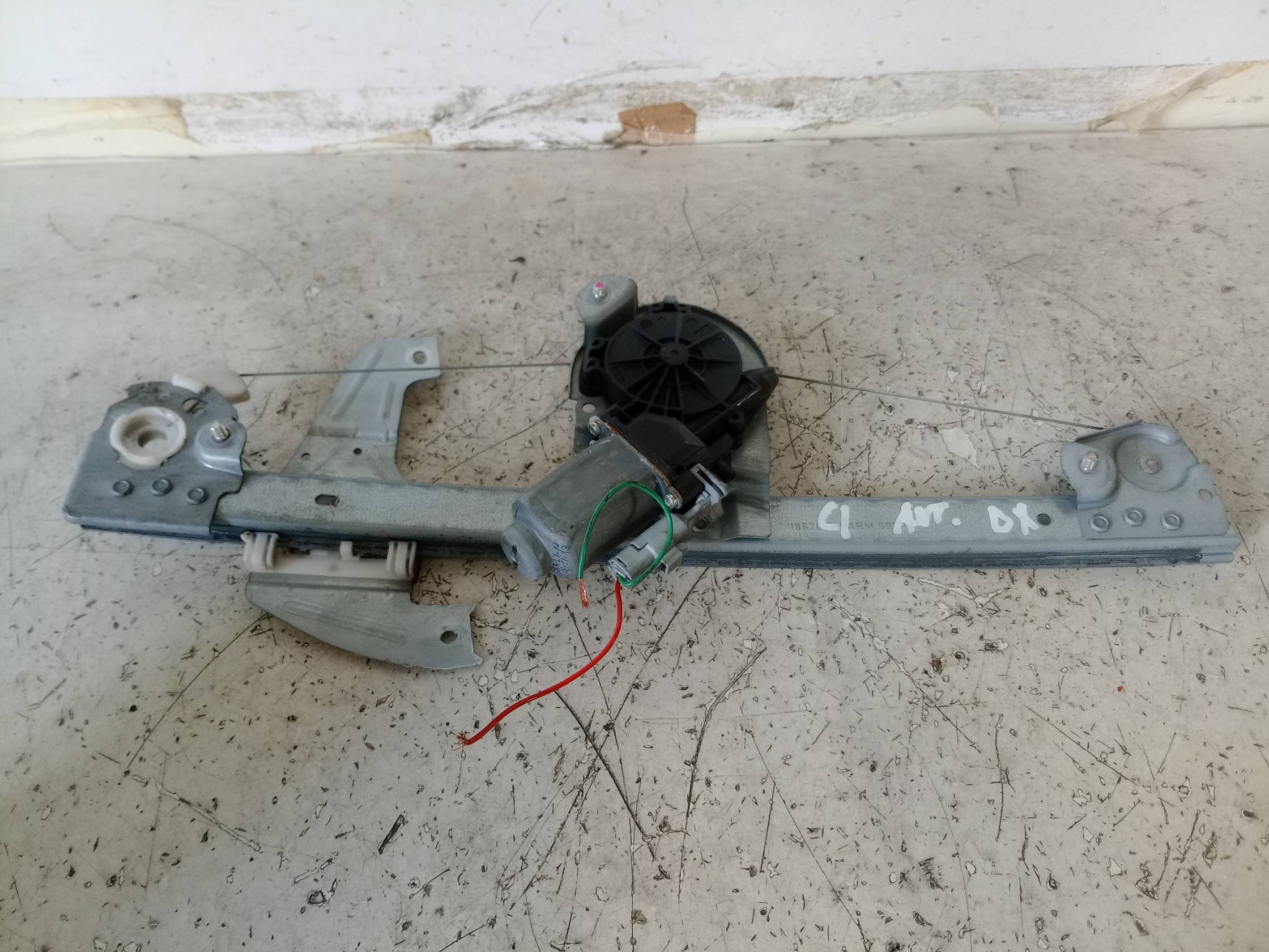 Alzacristallo elettr. porta ant. dx. Alzacristallo elettr. porta ant. dx.