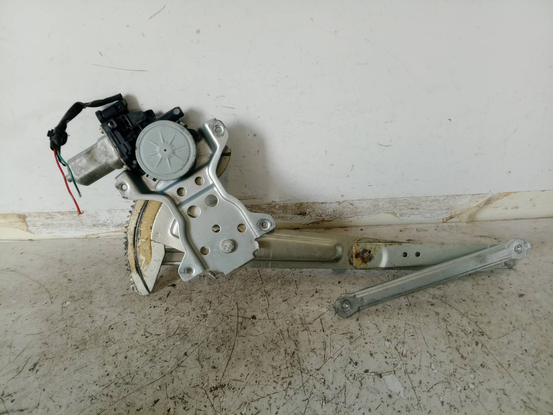 Alzacristallo elettr. porta ant. sx.